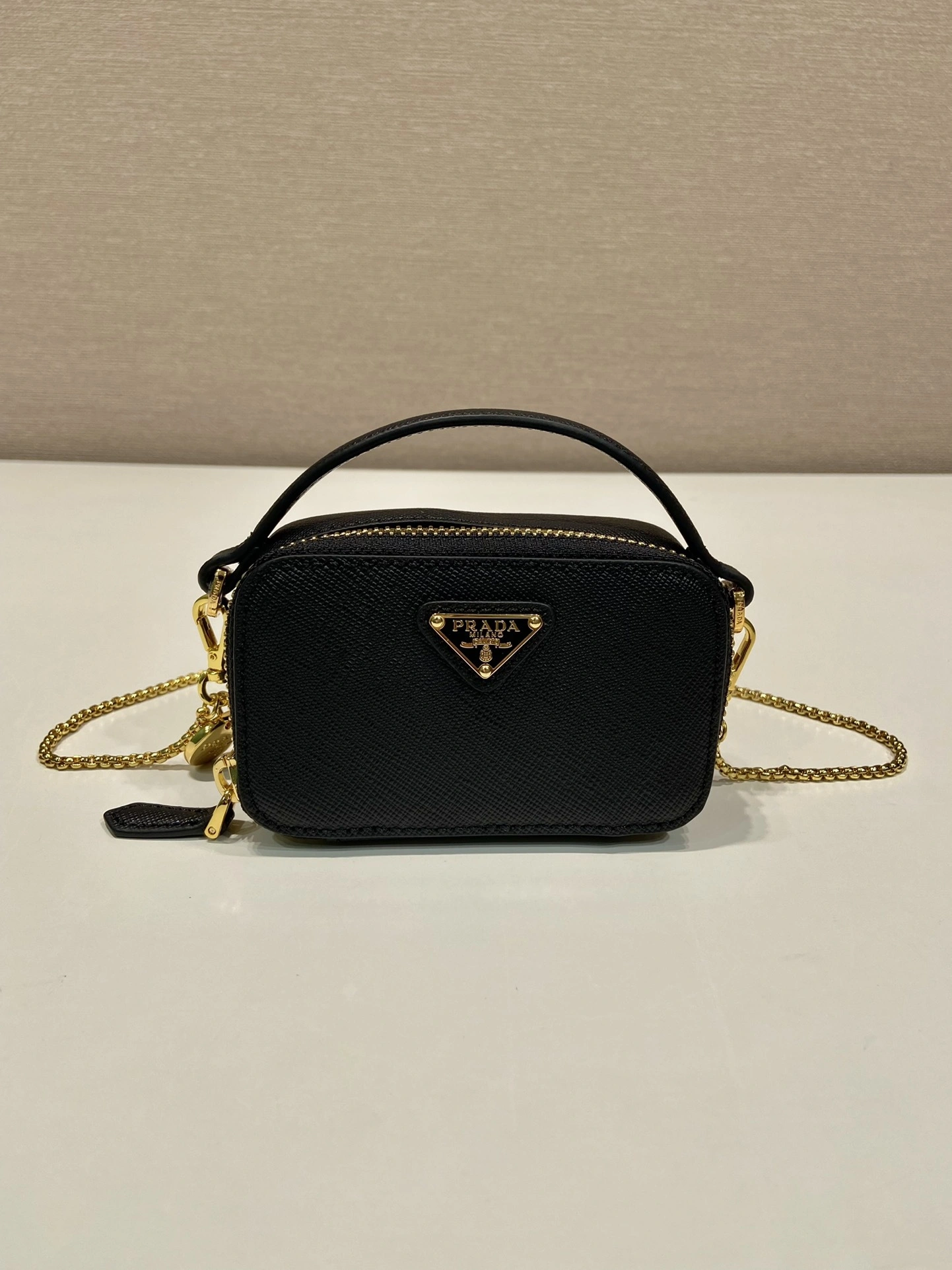 MOMO-- Pr141 1NR025_QHH_F0002 cowhide item:D-B000K1020