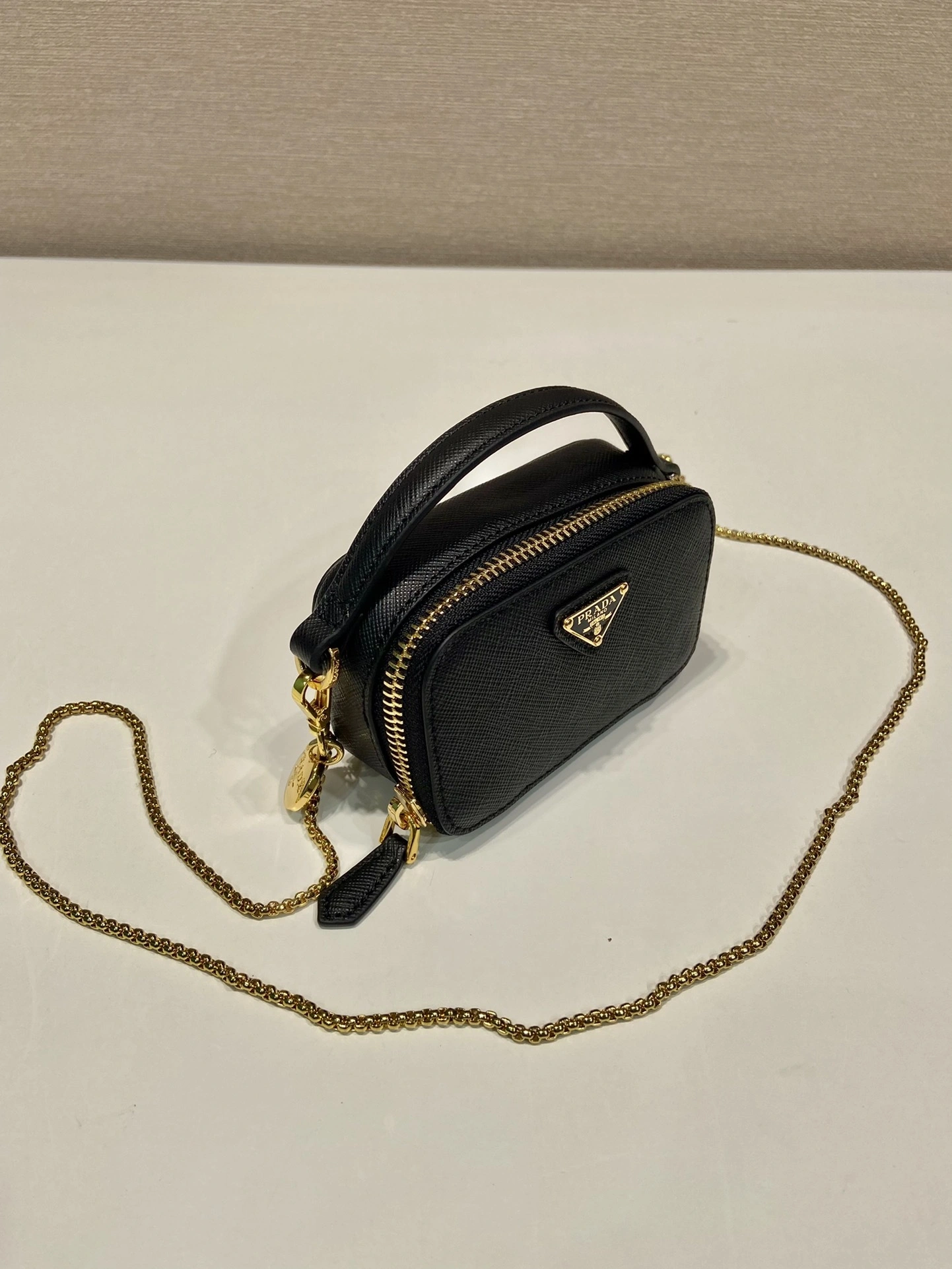 MOMO-- Pr141 1NR025_QHH_F0002 cowhide item:D-B000K1020