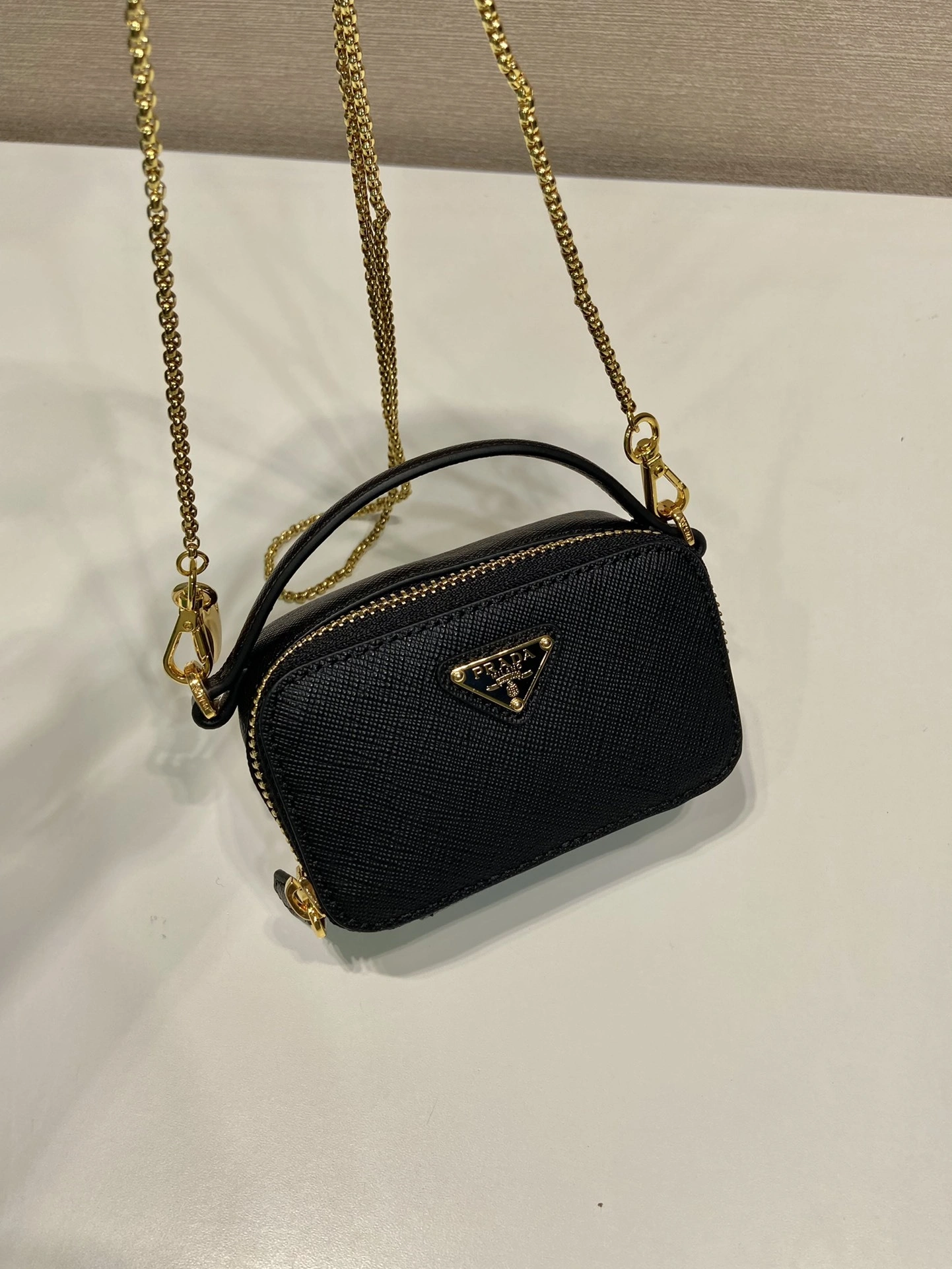 MOMO-- Pr141 1NR025_QHH_F0002 cowhide item:D-B000K1020