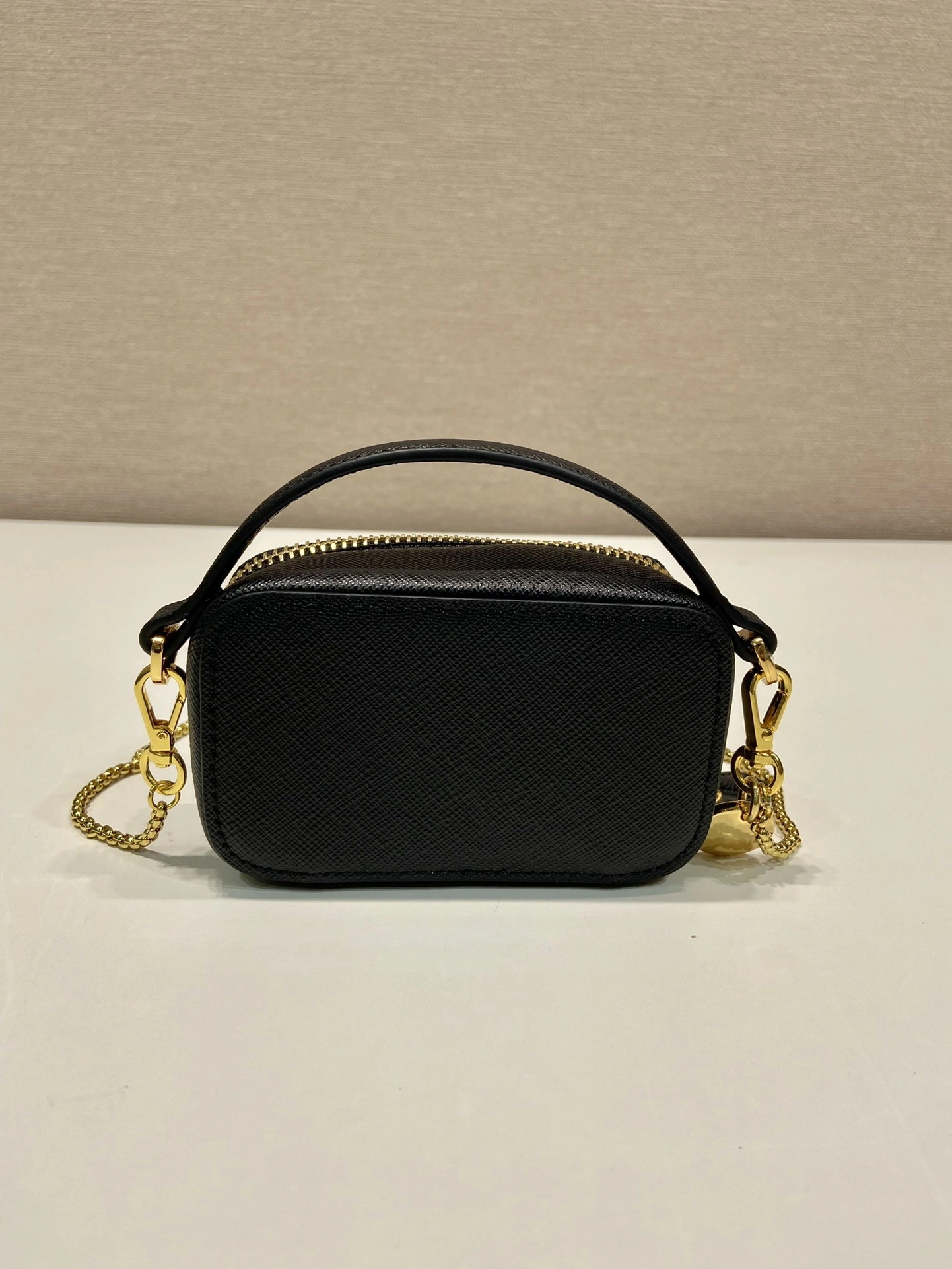 MOMO-- Pr141 1NR025_QHH_F0002 cowhide item:D-B000K1020