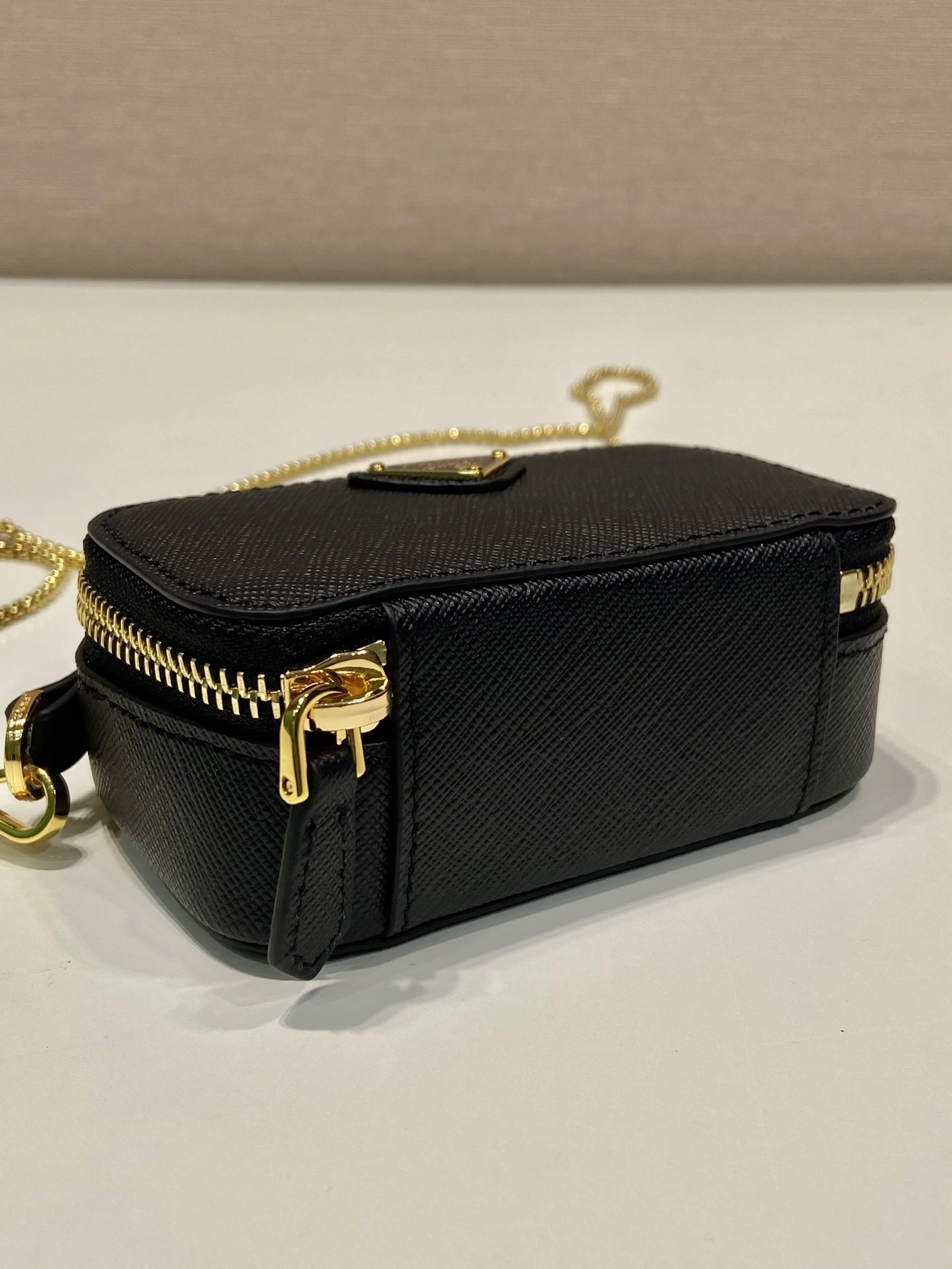 MOMO-- Pr141 1NR025_QHH_F0002 cowhide item:D-B000K1020