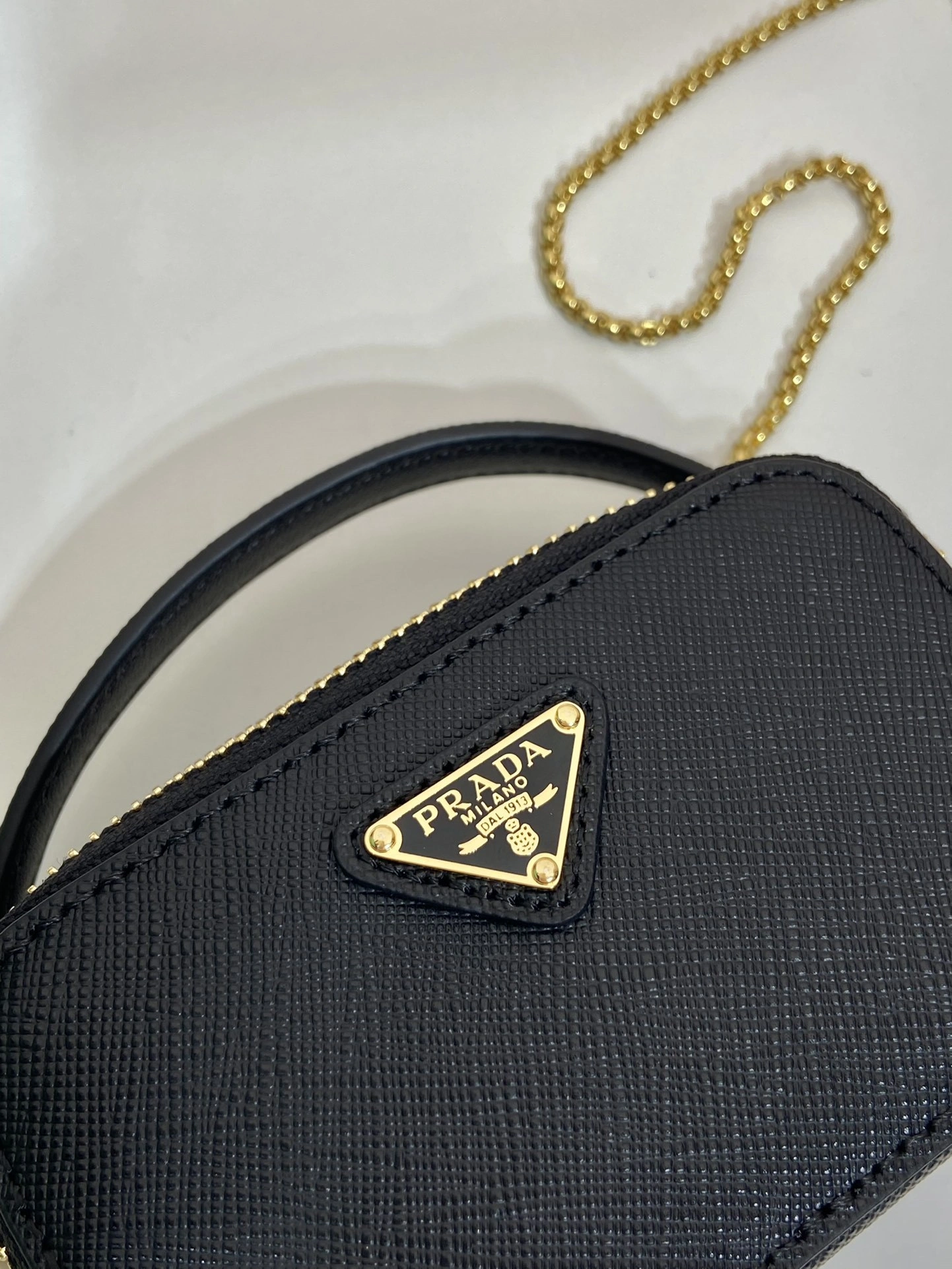 MOMO-- Pr141 1NR025_QHH_F0002 cowhide item:D-B000K1020