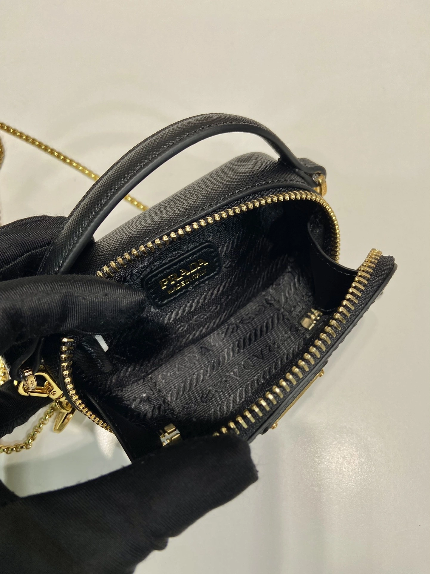MOMO-- Pr141 1NR025_QHH_F0002 cowhide item:D-B000K1020