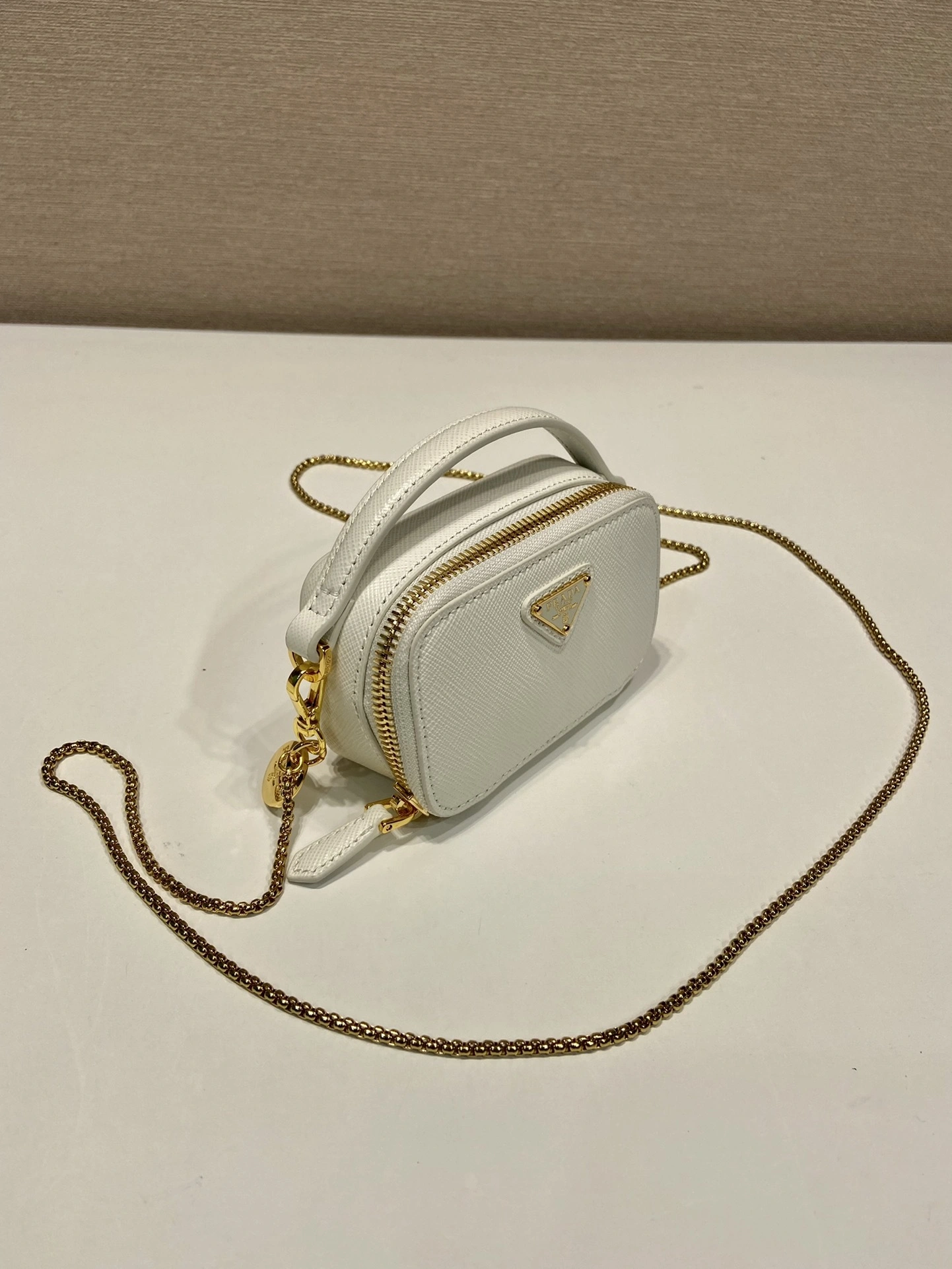 MOMO-- Pr141 1NR025_QHH_F0009 cowhide item:D-B000K1010