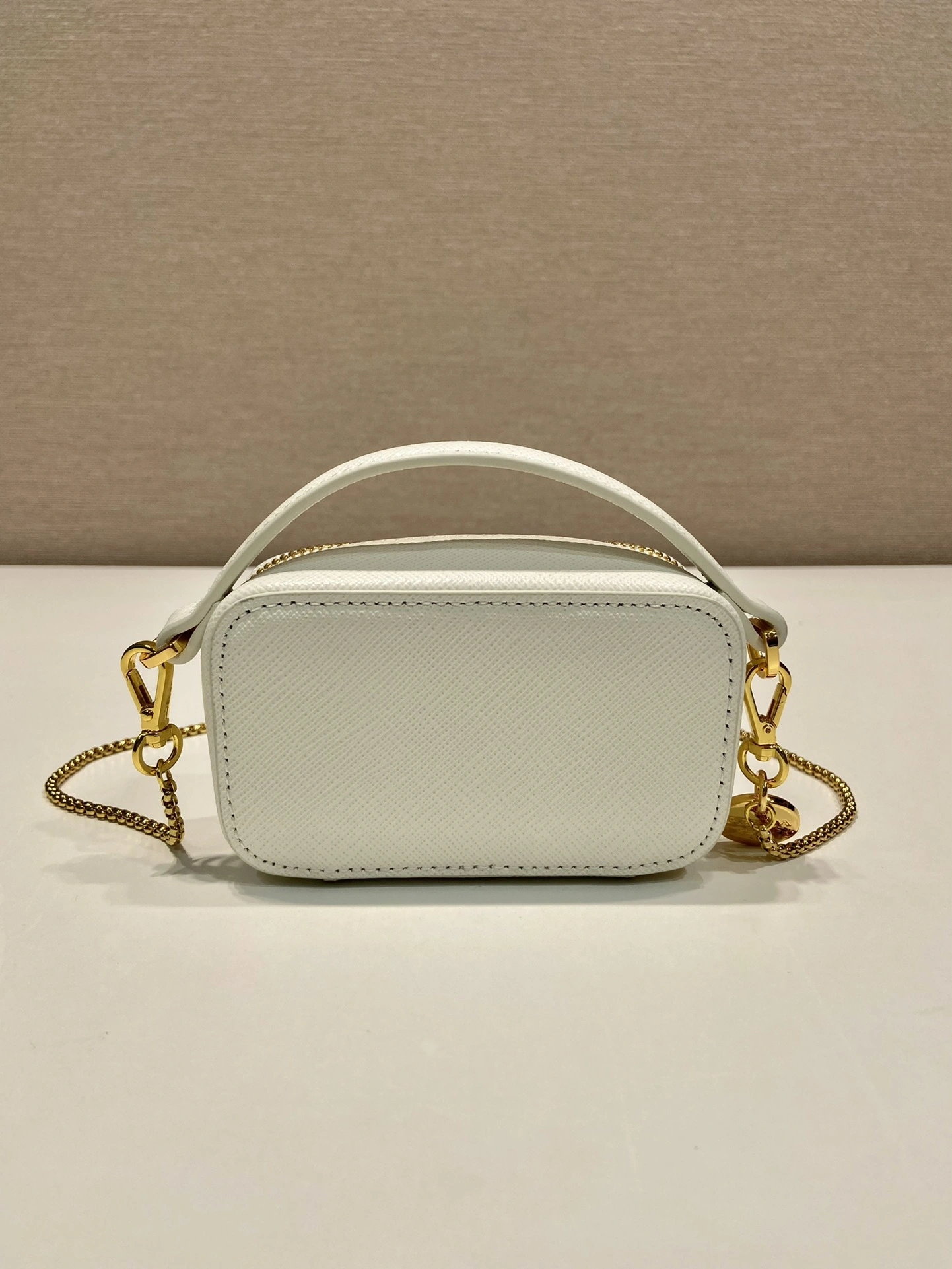 MOMO-- Pr141 1NR025_QHH_F0009 cowhide item:D-B000K1010