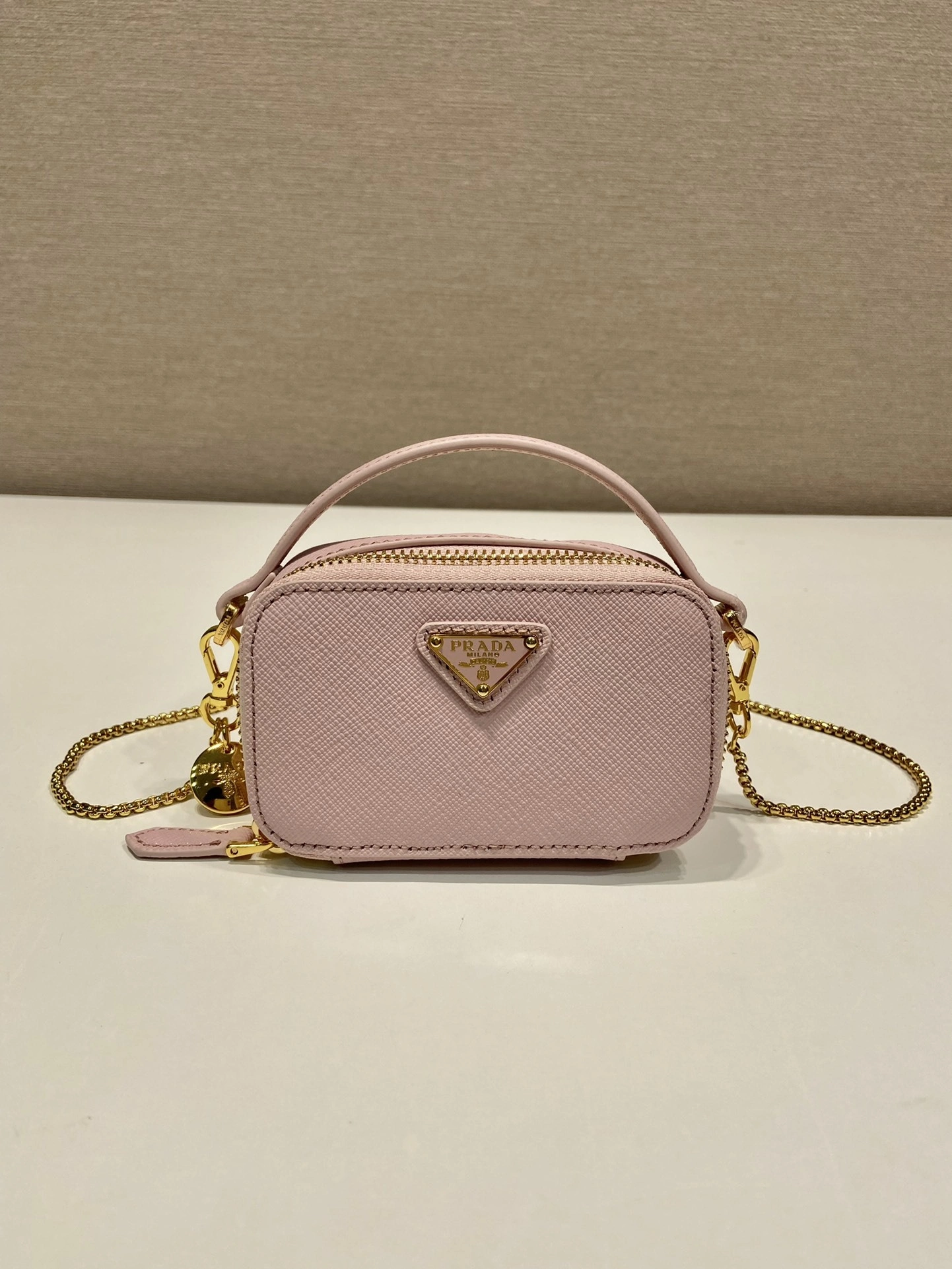 MOMO-- Pr141 1NR025_QHH_F0E18 cowhide item:D-B000K1011