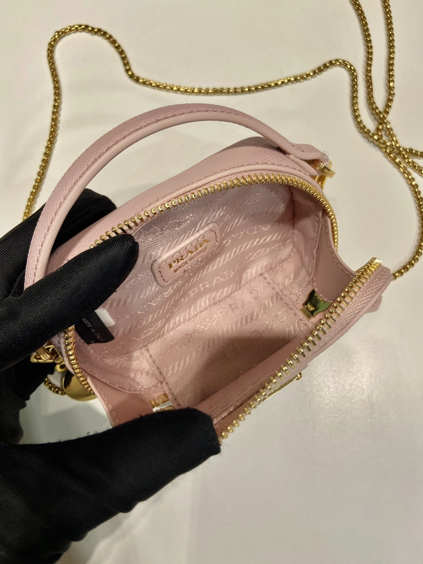MOMO-- Pr141 1NR025_QHH_F0E18 cowhide item:D-B000K1011