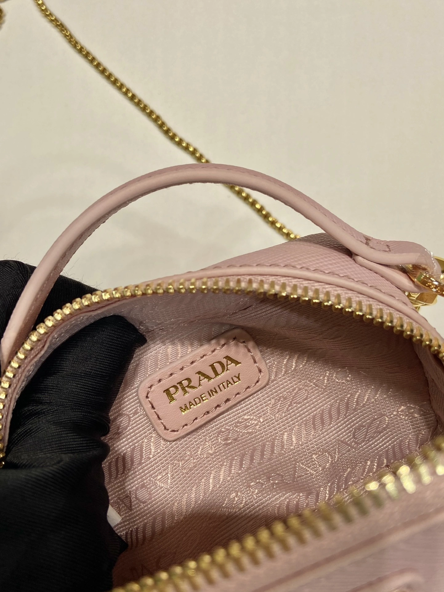 MOMO-- Pr141 1NR025_QHH_F0E18 cowhide item:D-B000K1011