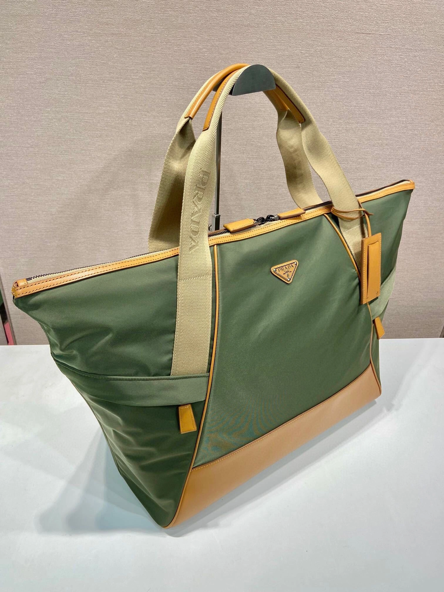 MOMO-- Pr141 2VC040_2CX2_F03UQ high quality version Nylon item:D-B164H2883H