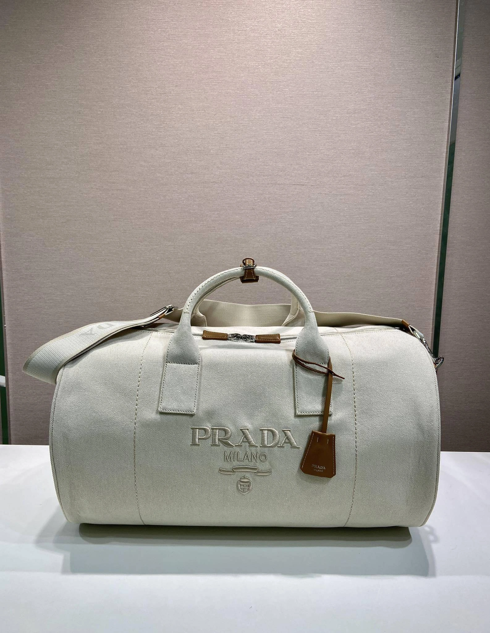MOMO-- Pr141 2VC051_2CX9_F0018_V_OOO high quality version item:E-B177I0736
