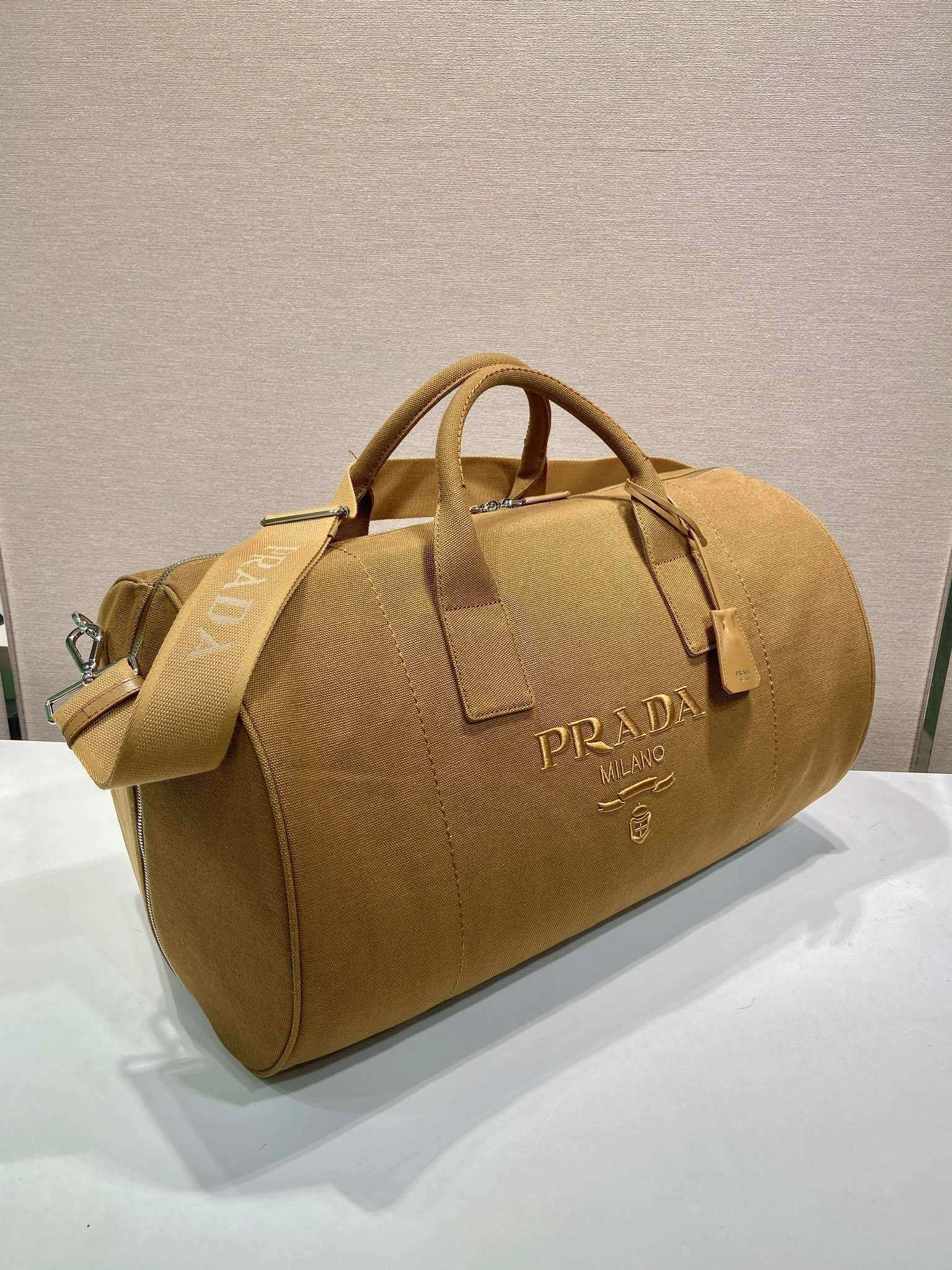 MOMO-- Pr141 2VC051_2CYA_F04MO high quality version item:E-B177I0737