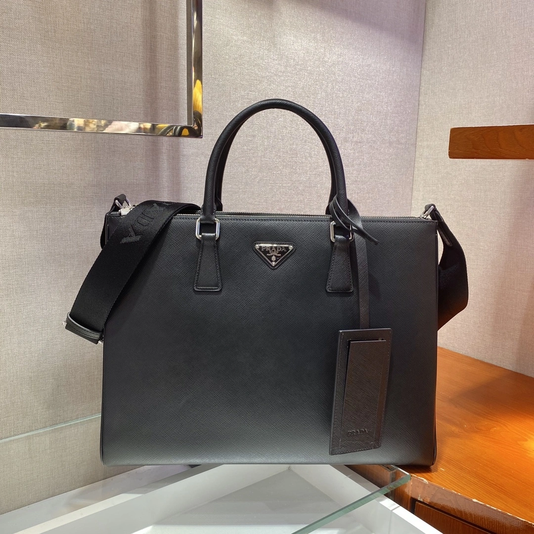 MOMO-- Pr141 2VG047-9Z2-F0002-V-OOO Calfskin item:D-B183G0390S
