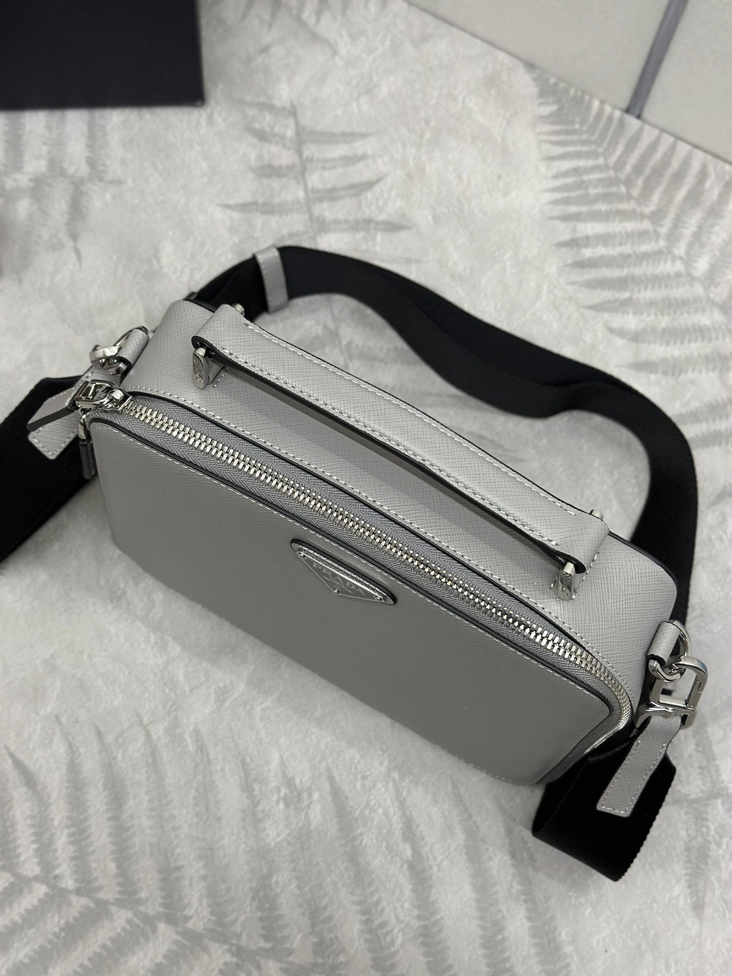 MOMO-- Pr141 2VH069-9Z2-F0K44-V-YMI Brique Saffiano item:D-B000G2071