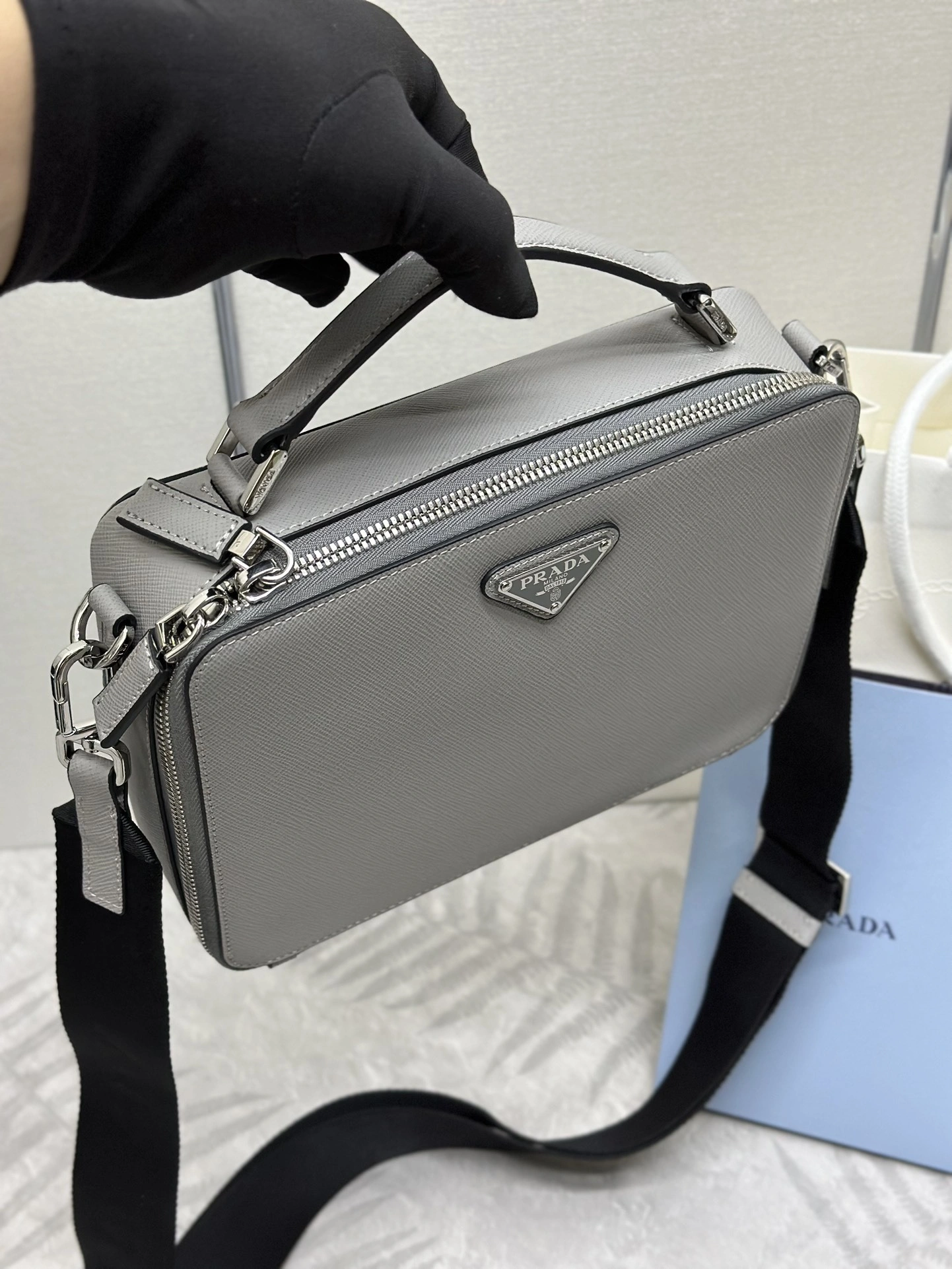 MOMO-- Pr141 2VH069-9Z2-F0K44-V-YMI Brique Saffiano item:D-B000G2071