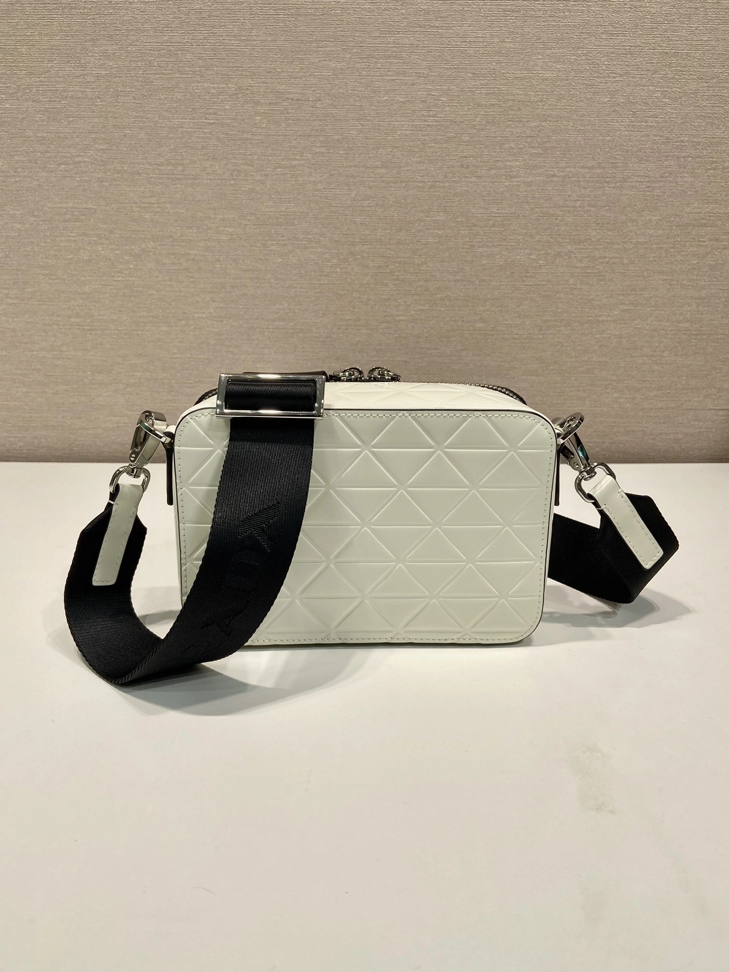 MOMO-- Pr141 2VH070_ZO6_F0009_V_ZMT high quality version Brique item:D-B000K2004