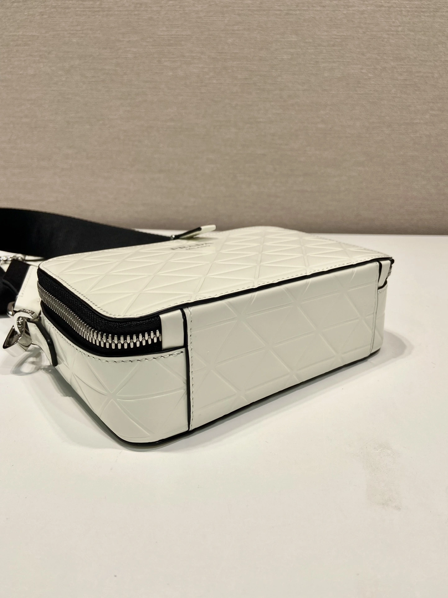 MOMO-- Pr141 2VH070_ZO6_F0009_V_ZMT high quality version Brique item:D-B000K2004