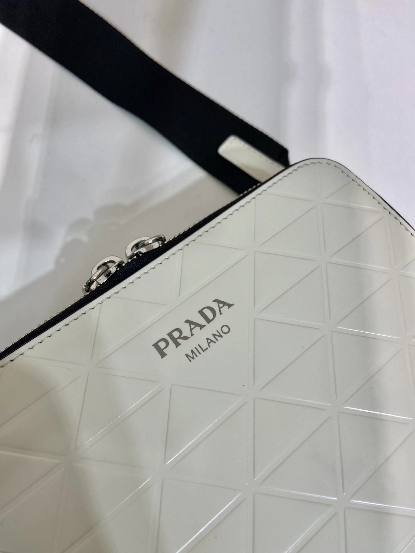 MOMO-- Pr141 2VH070_ZO6_F0009_V_ZMT high quality version Brique item:D-B000K2004