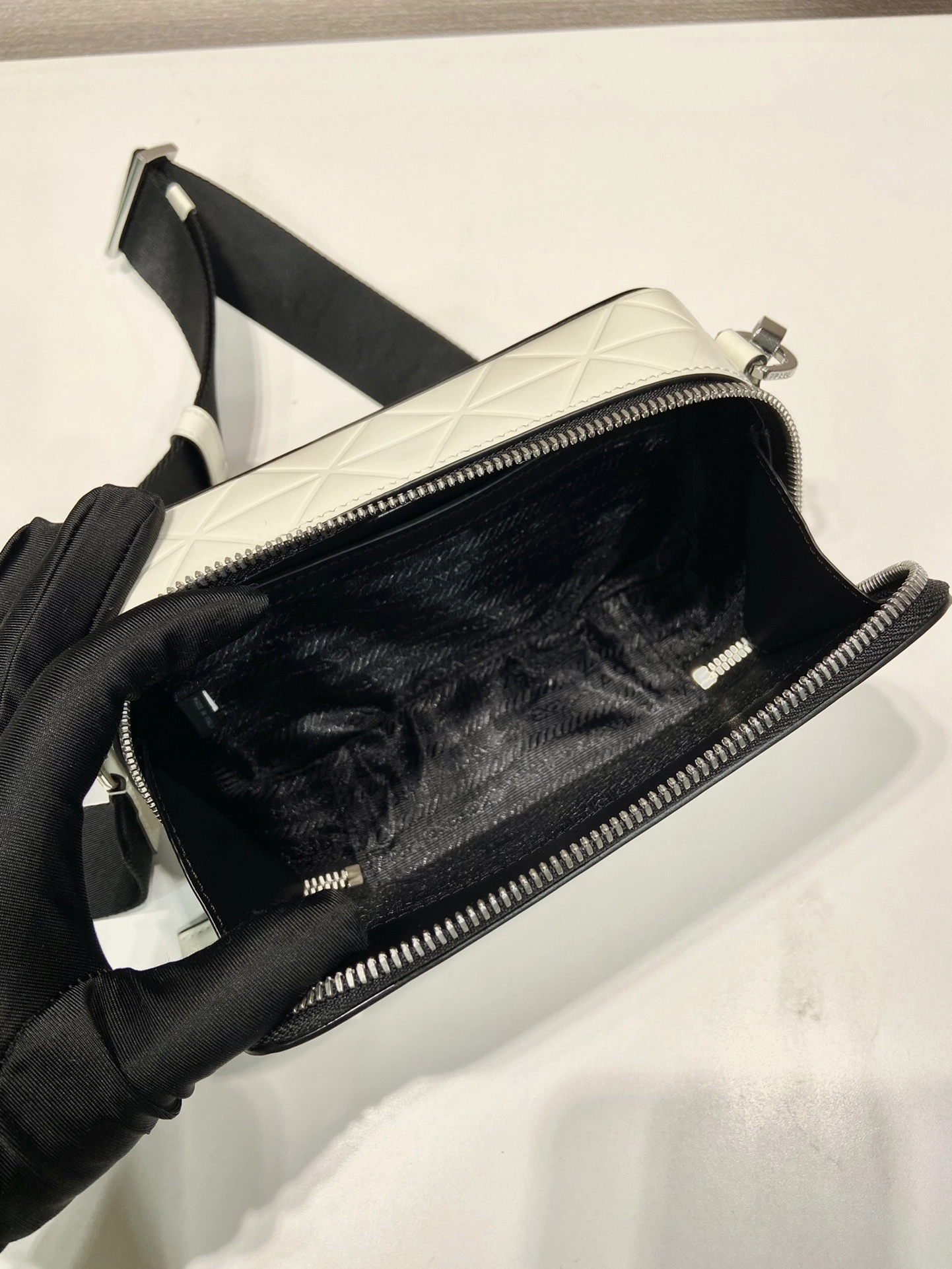 MOMO-- Pr141 2VH070_ZO6_F0009_V_ZMT high quality version Brique item:D-B000K2004