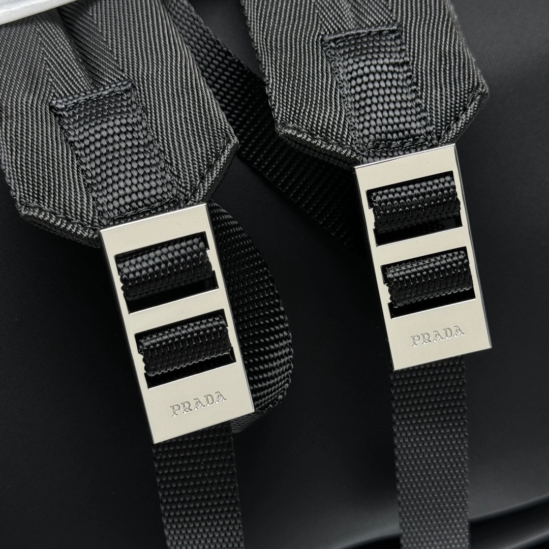 MOMO-- Pr141 2VZ066-973-F0002-V-HOY high quality version item:E-B177I2134