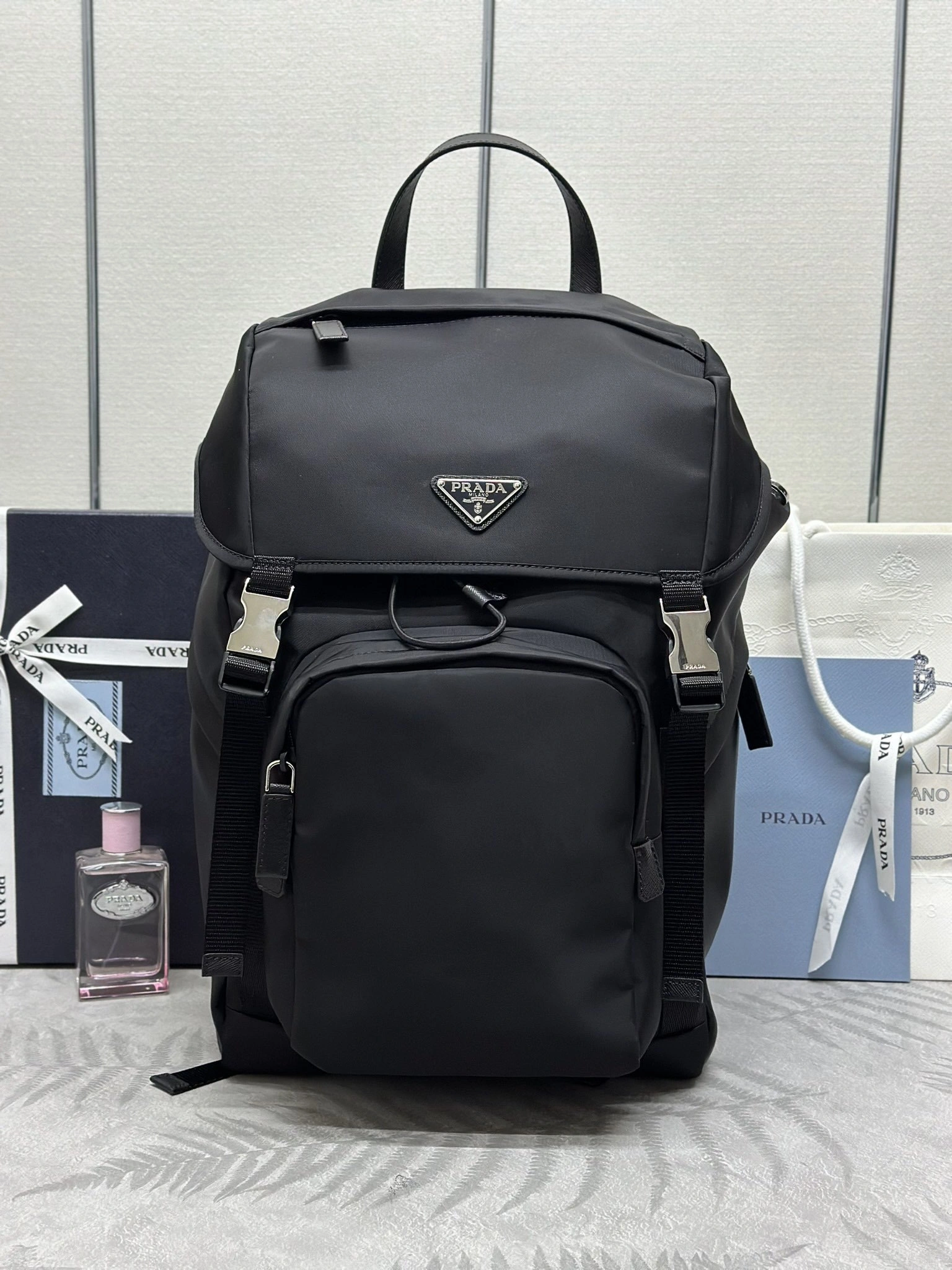 &MOMO-- Pr141 2VZ135_2DMG_F0002_V_HOL high quality version item:D-B000K2012