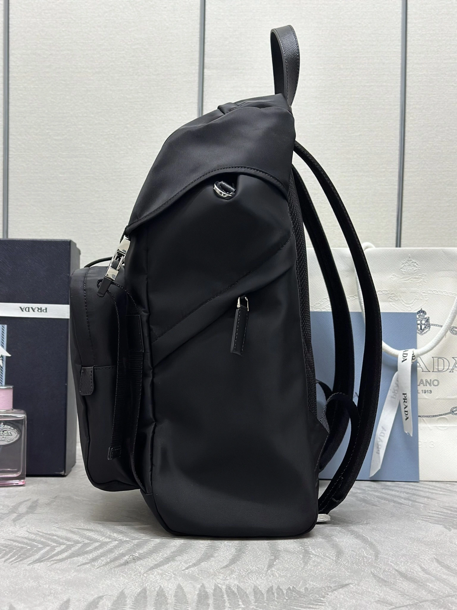 &MOMO-- Pr141 2VZ135_2DMG_F0002_V_HOL high quality version item:D-B000K2012