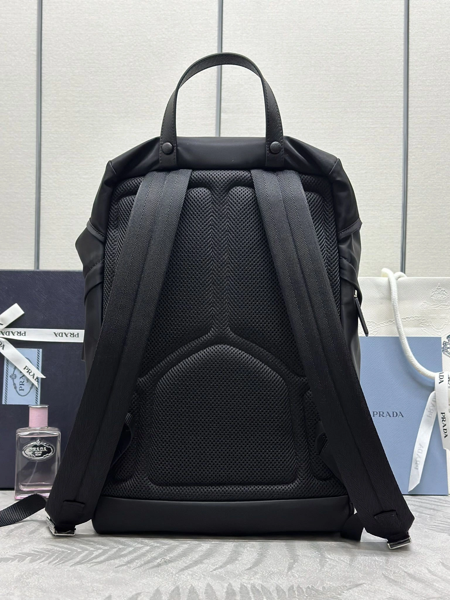 &MOMO-- Pr141 2VZ135_2DMG_F0002_V_HOL high quality version item:D-B000K2012