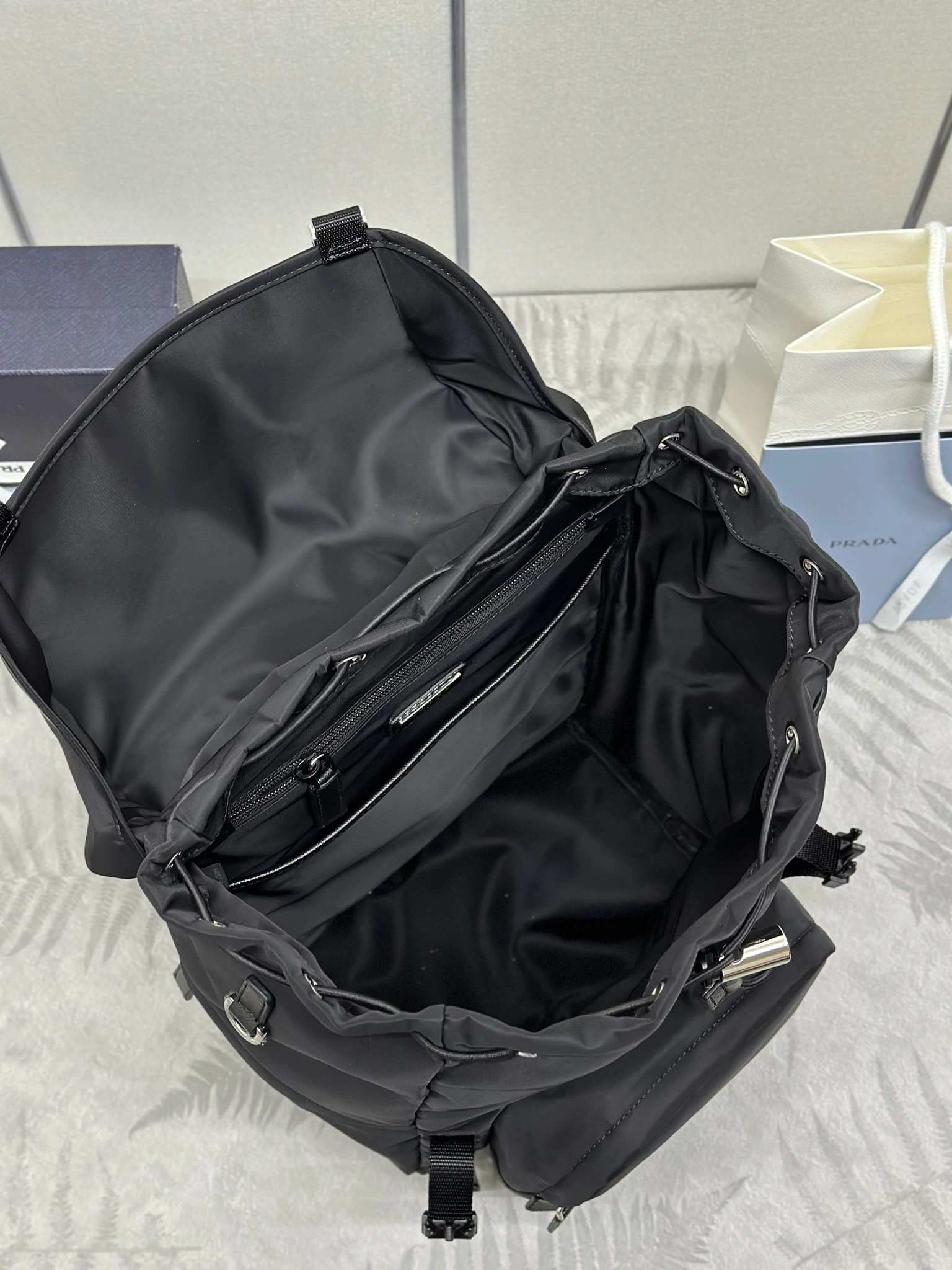 &MOMO-- Pr141 2VZ135_2DMG_F0002_V_HOL high quality version item:D-B000K2012
