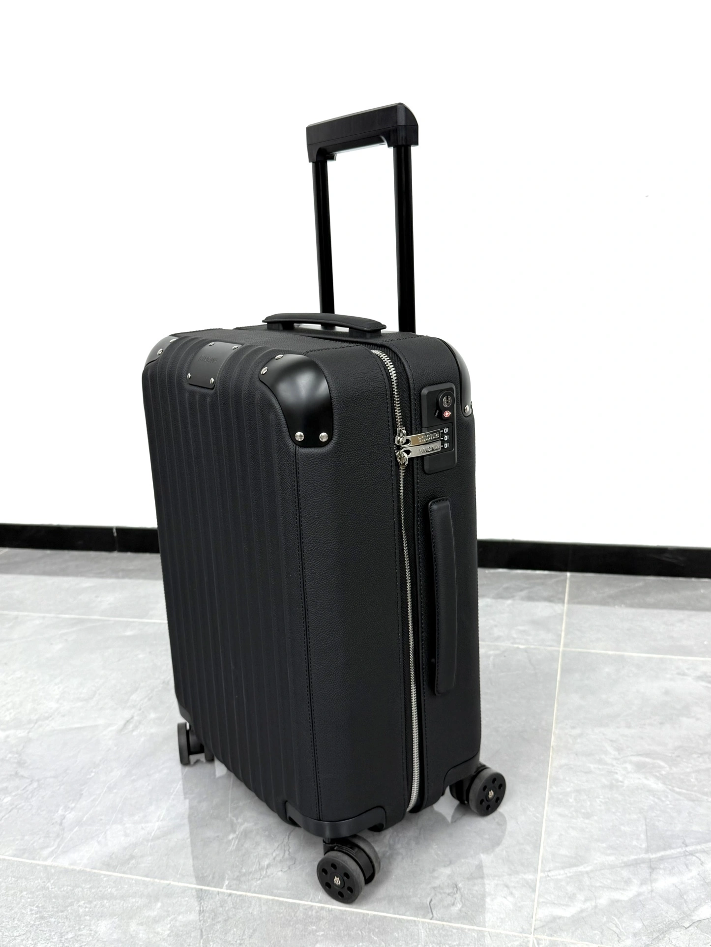 MOMO-- Ri7ow1 80153474 high quality version Distinct item:E-B000J2333H