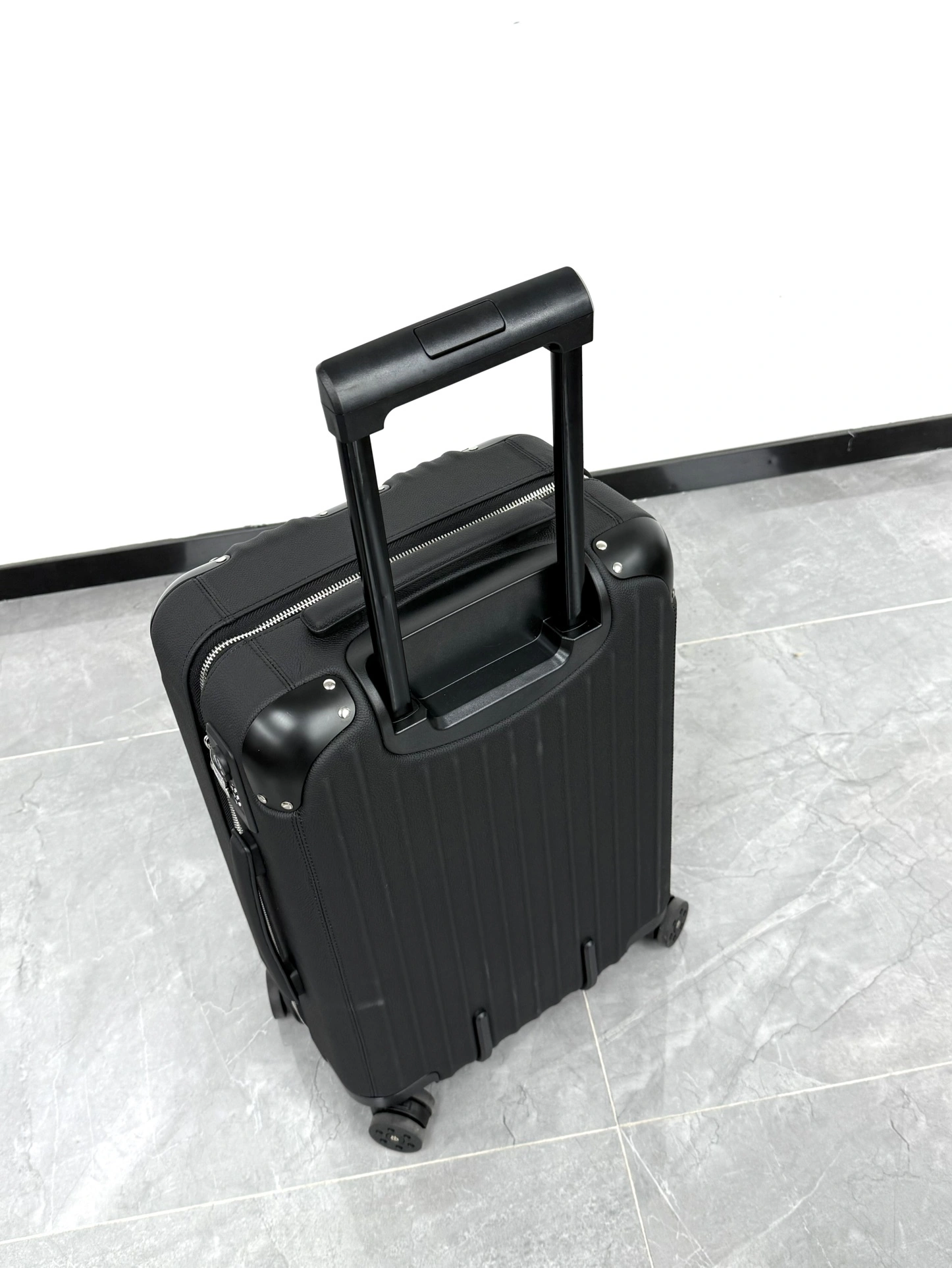 MOMO-- Ri7ow1 80153474 high quality version Distinct item:E-B000J2333H