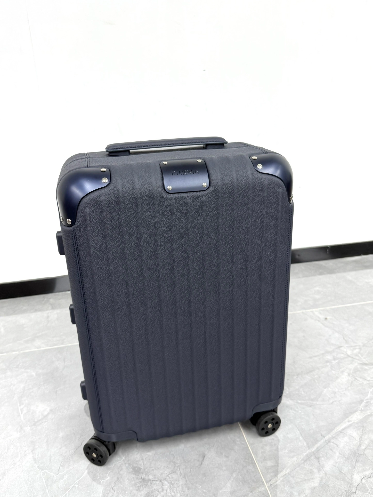 MOMO-- Ri7ow1 80153481 high quality version Distinct item:E-B000J2332H