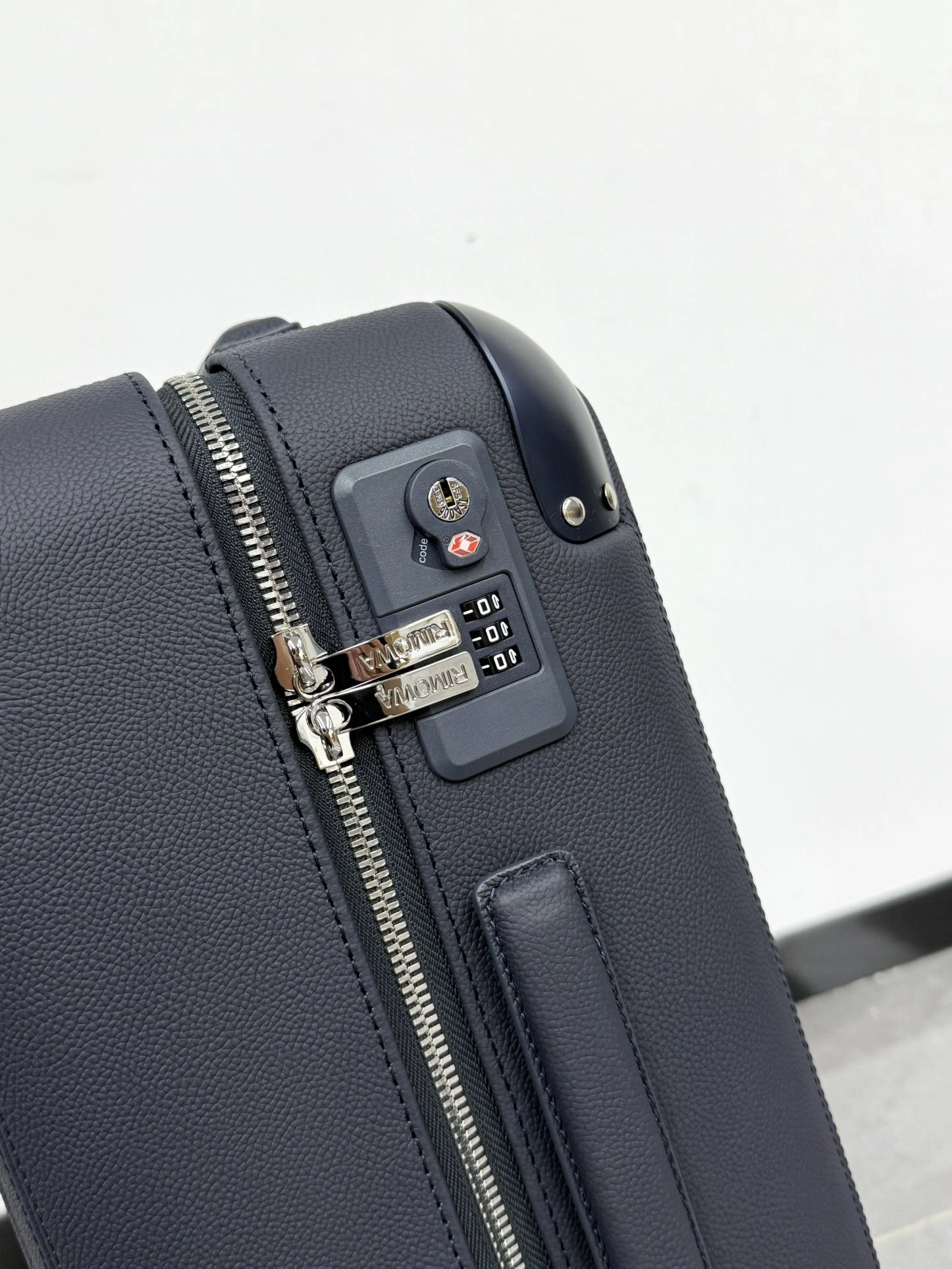 MOMO-- Ri7ow1 80153481 high quality version Distinct item:E-B000J2332H