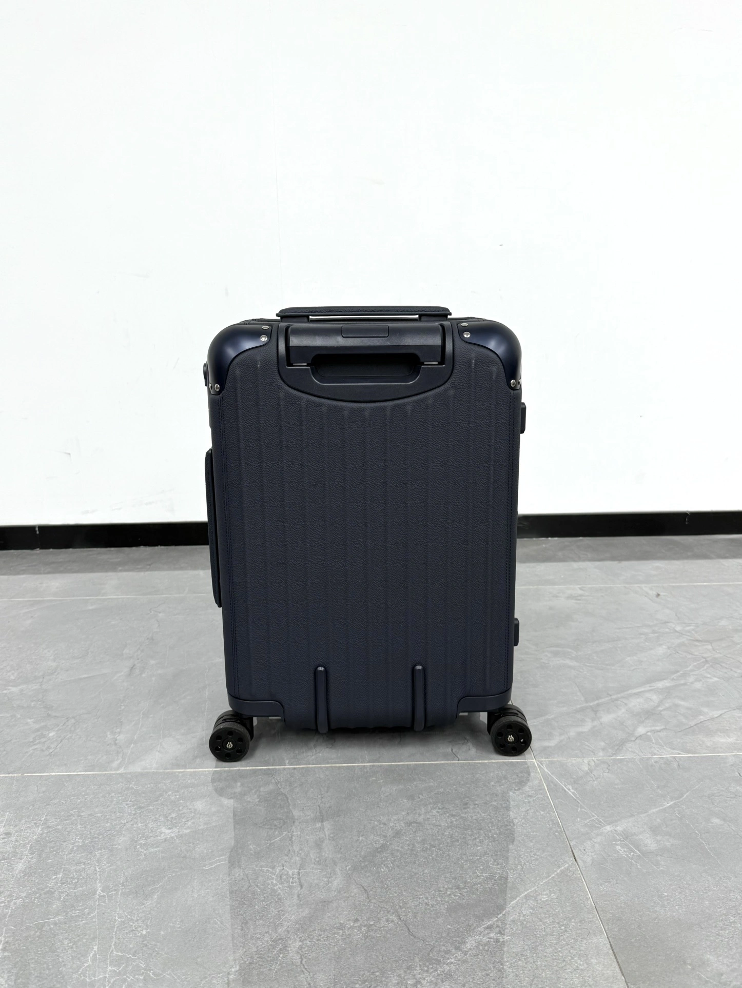 MOMO-- Ri7ow1 80153481 high quality version Distinct item:E-B000J2332H