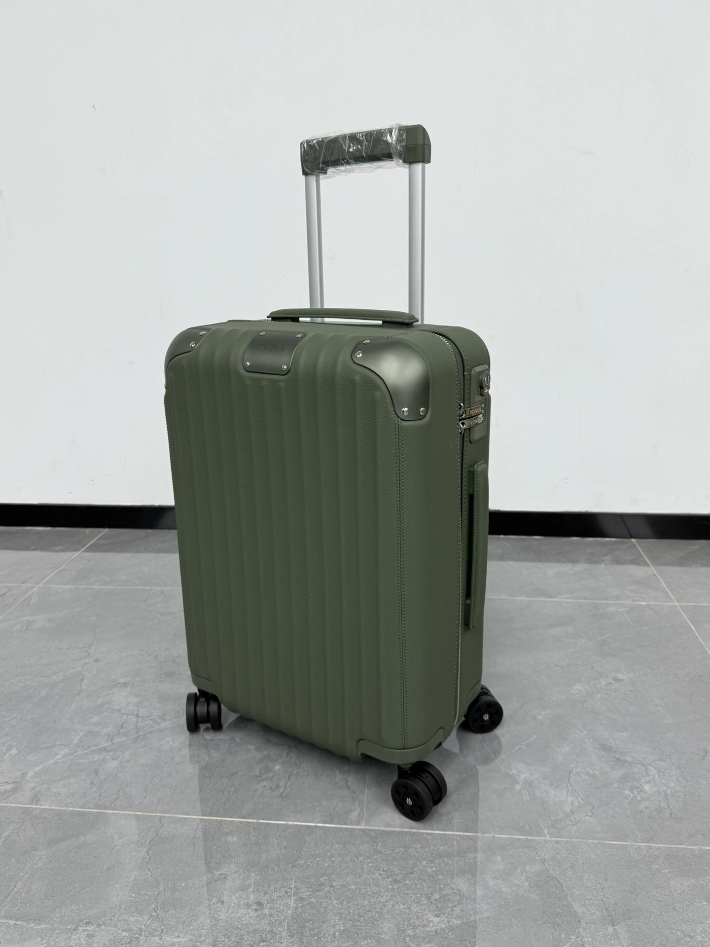 MOMO-- Ri7ow1 80153494 high quality version item:E-B000J2331H