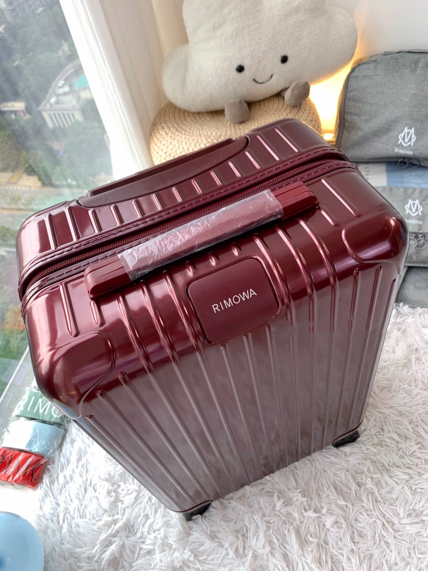 MOMO-- Ri7ow1 83253874 high quality version Essential item:E-B000J2339H