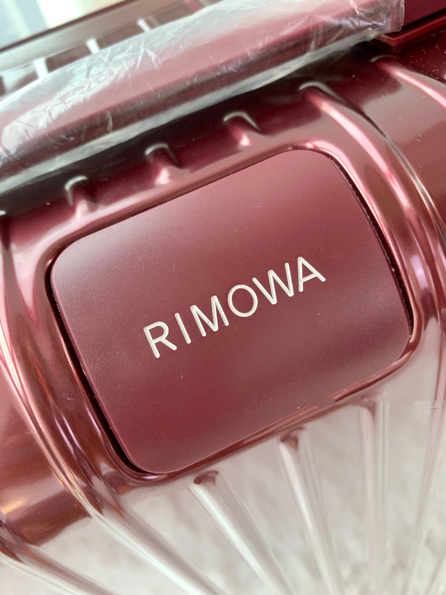 MOMO-- Ri7ow1 83253874 high quality version Essential item:E-B000J2339H