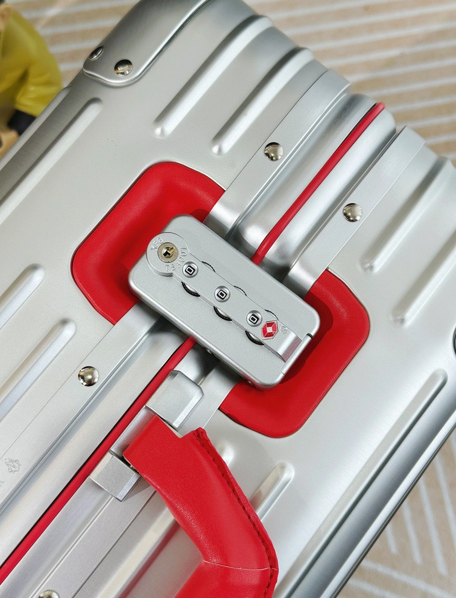 MOMO-- Ri7ow1 92590040 high quality version item:E-B000J2318H