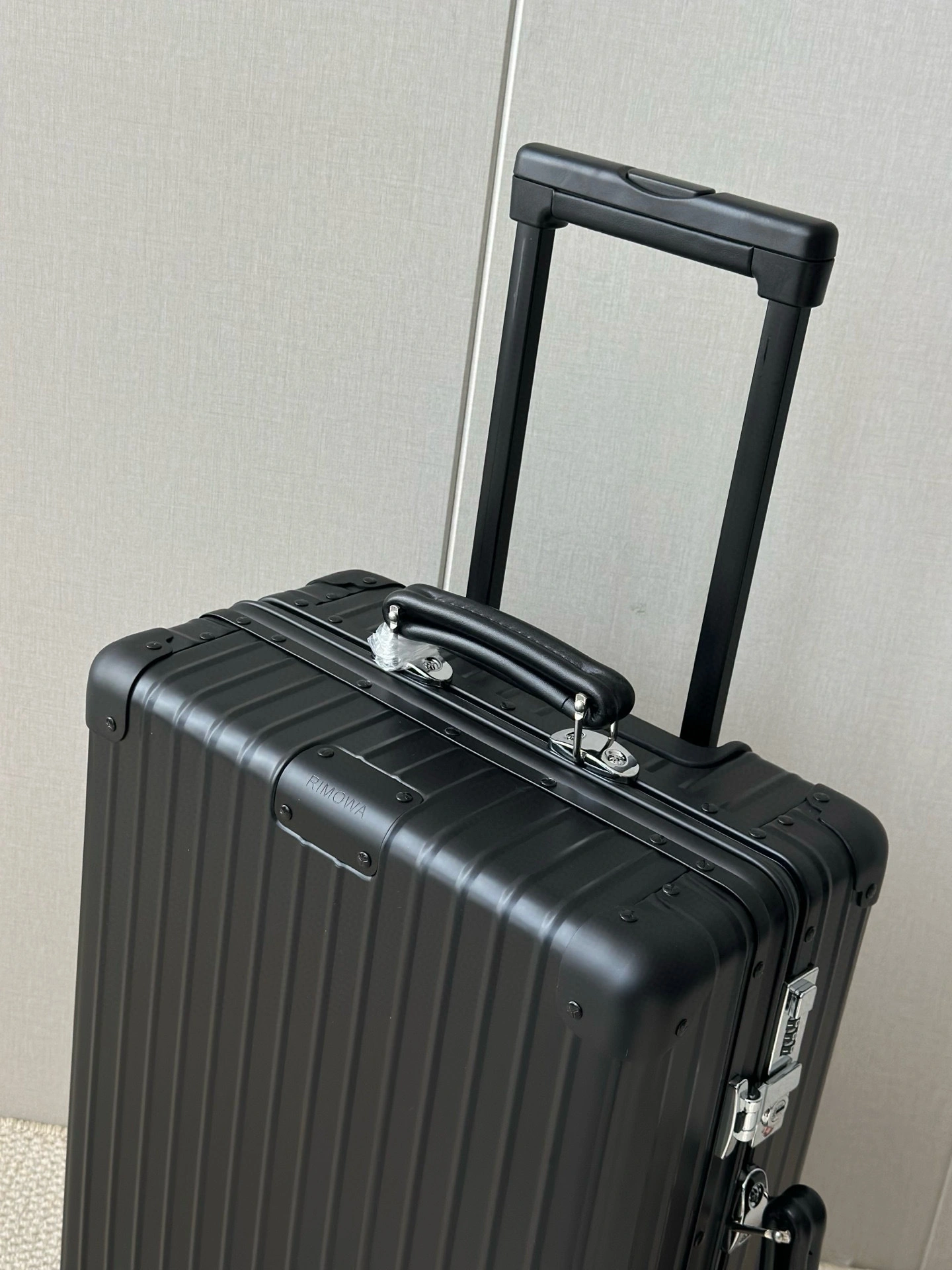 MOMO-- Ri7ow1 97353014 high quality version item:E-B000J2322H