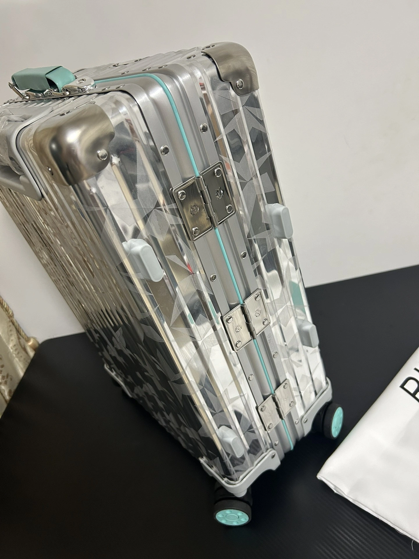 MOMO-- Ri7ow1 97390016 high quality version Tiffanyx Rimowa item:E-B000J2316H