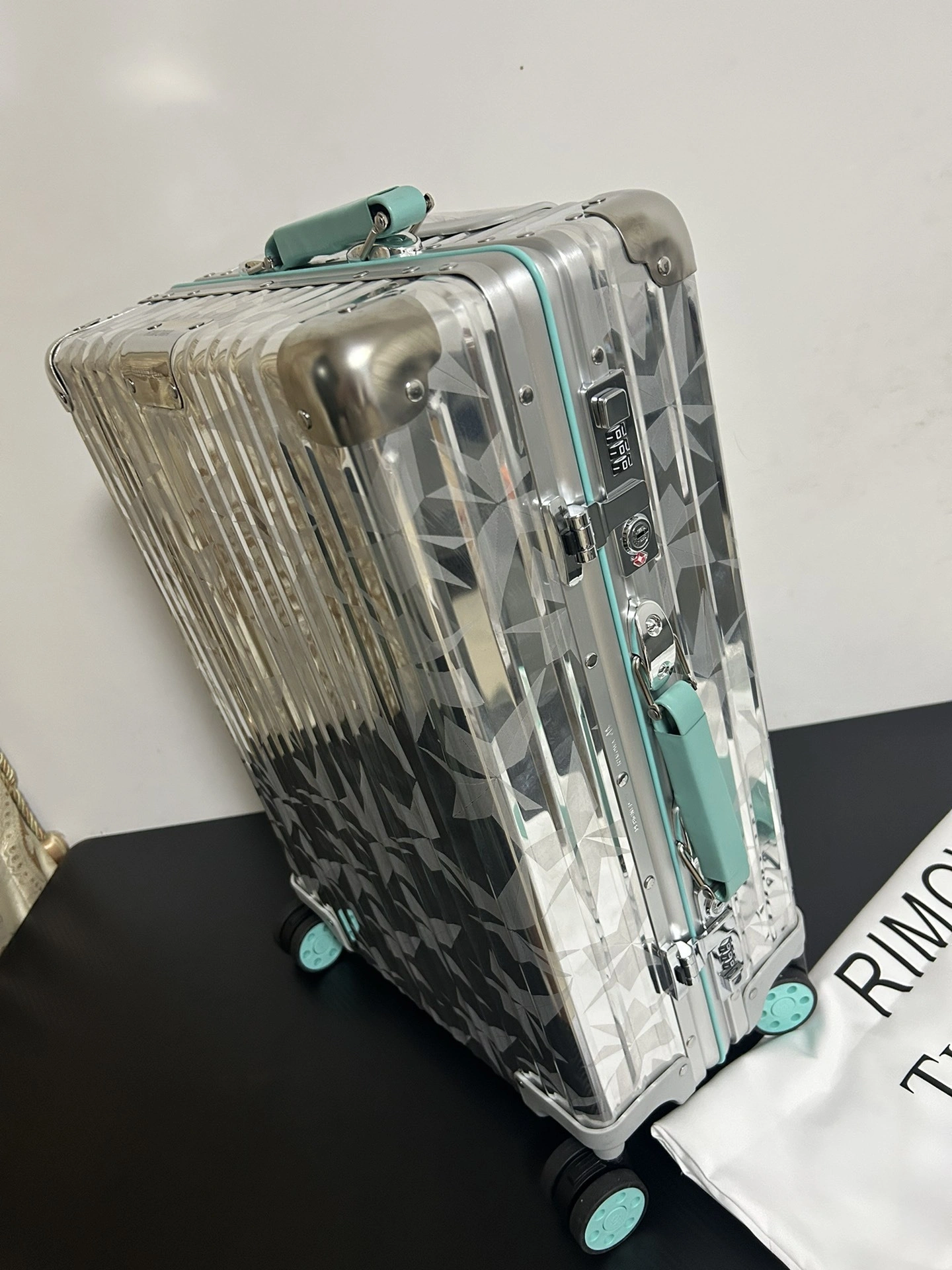 MOMO-- Ri7ow1 97390016 high quality version Tiffanyx Rimowa item:E-B000J2316H