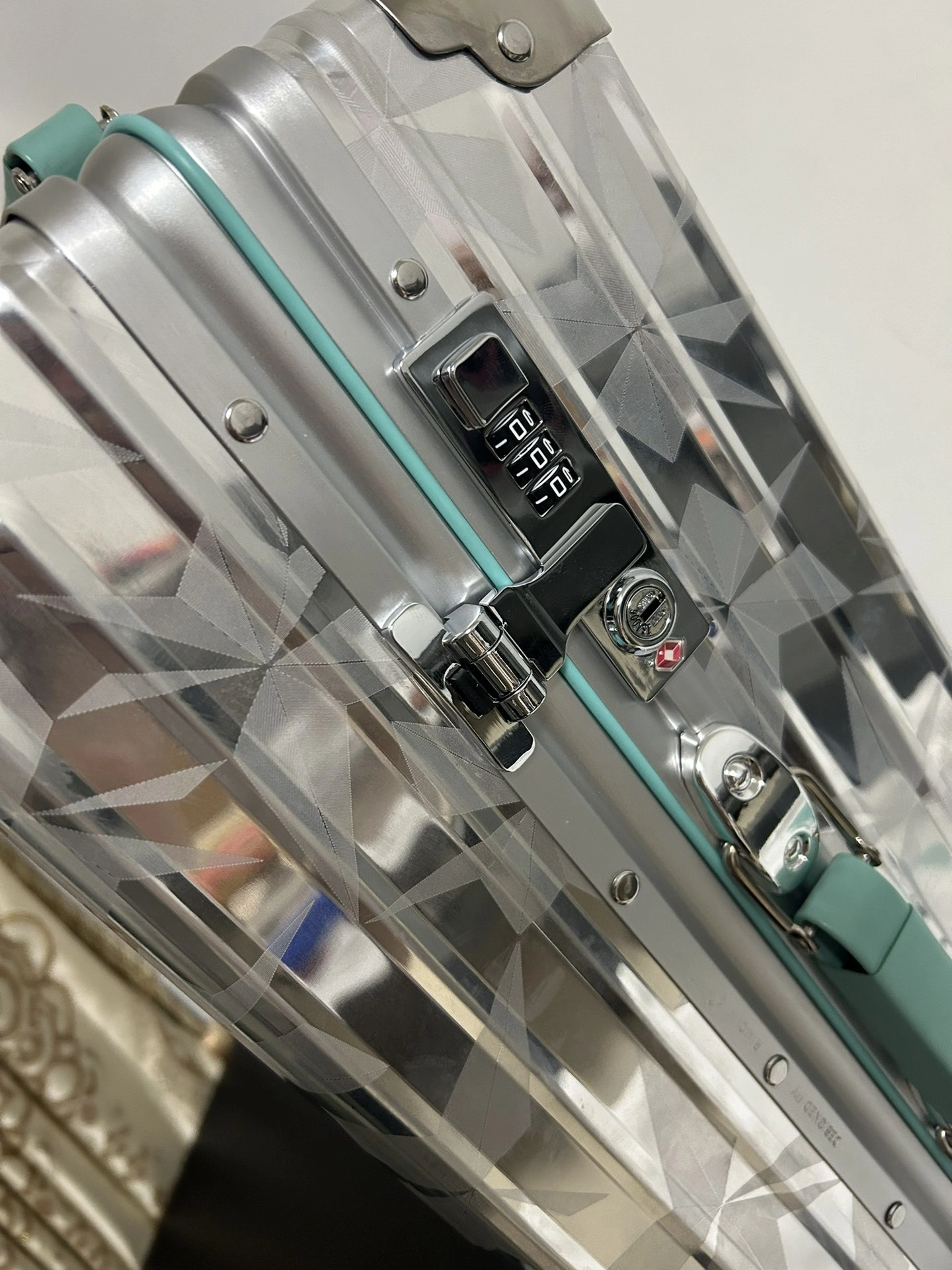 MOMO-- Ri7ow1 97390016 high quality version Tiffanyx Rimowa item:E-B000J2316H