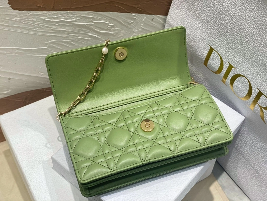 MOMO-- S0980ONMJ-M73H item：C-B397G2409R
