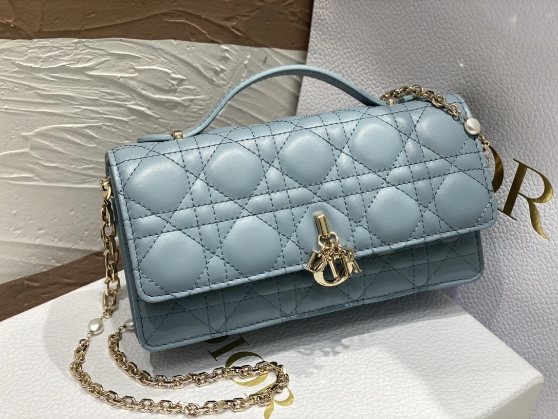 MOMO-- S0980ONMJ-M81B item：C-B397G2410R