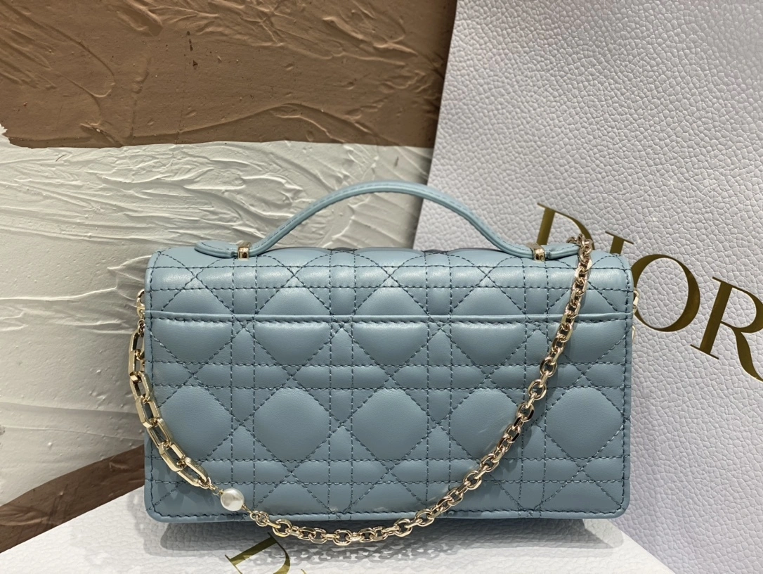 MOMO-- S0980ONMJ-M81B item：C-B397G2410R