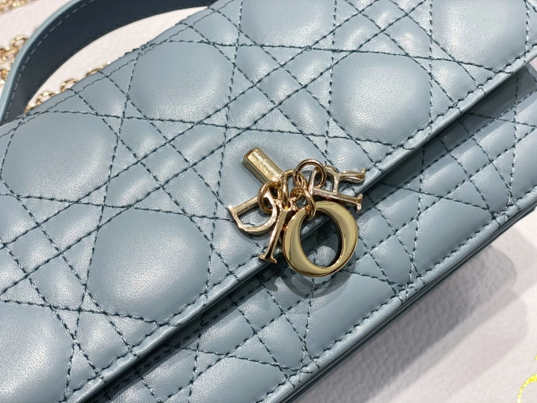 MOMO-- S0980ONMJ-M81B item：C-B397G2410R
