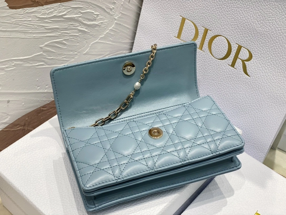 MOMO-- S0980ONMJ-M81B item：C-B397G2410R