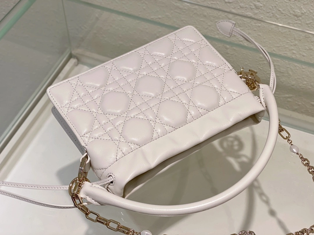 MOMO-- S0981ONMJ-M030 item：C-B063F1324Y