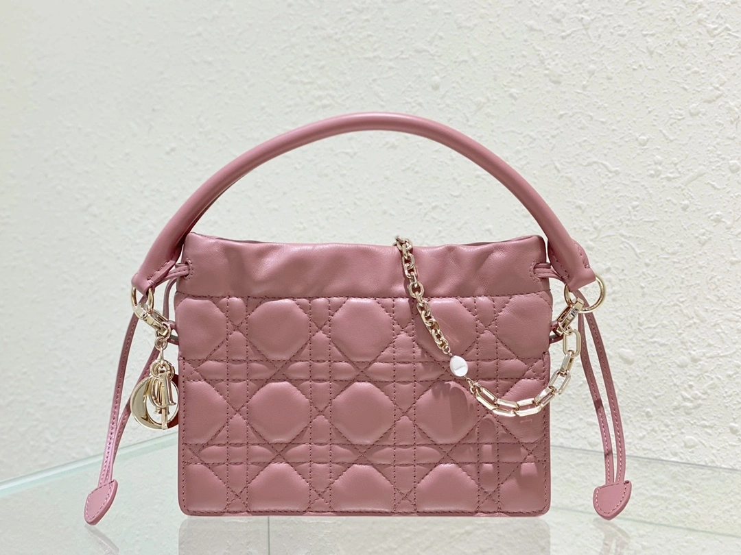 MOMO-- S0981ONMJ-M81P item：C-B063F1326Y