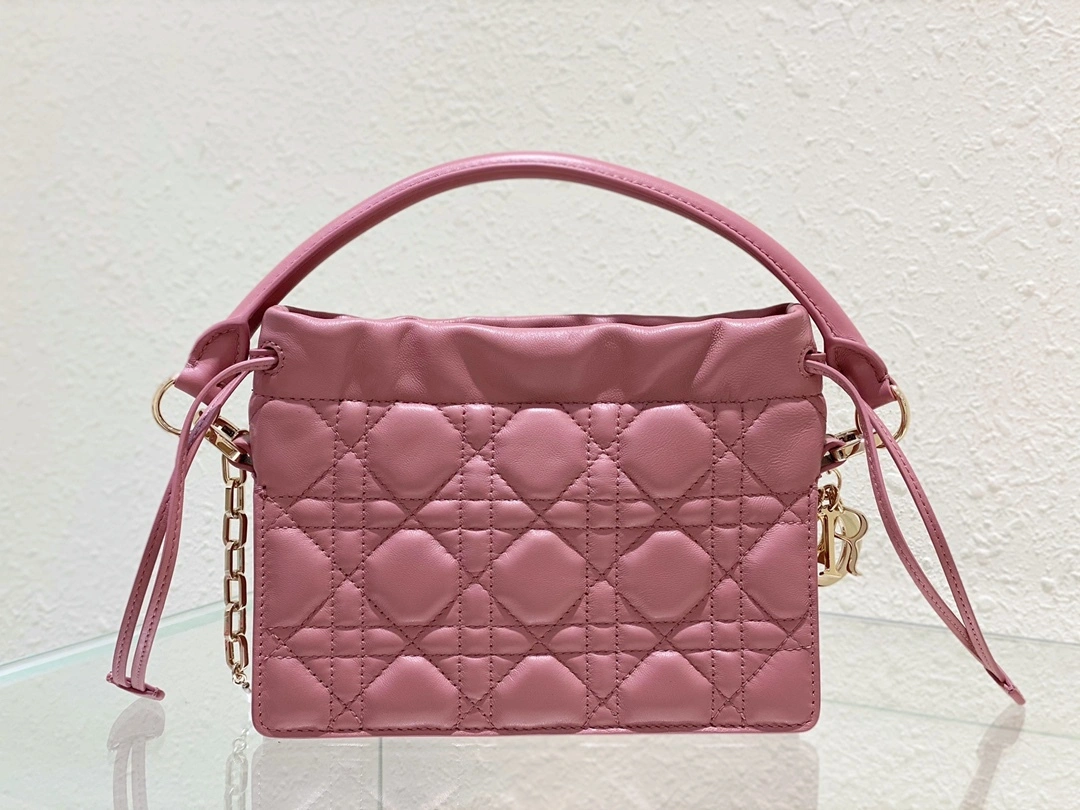 MOMO-- S0981ONMJ-M81P item：C-B063F1326Y