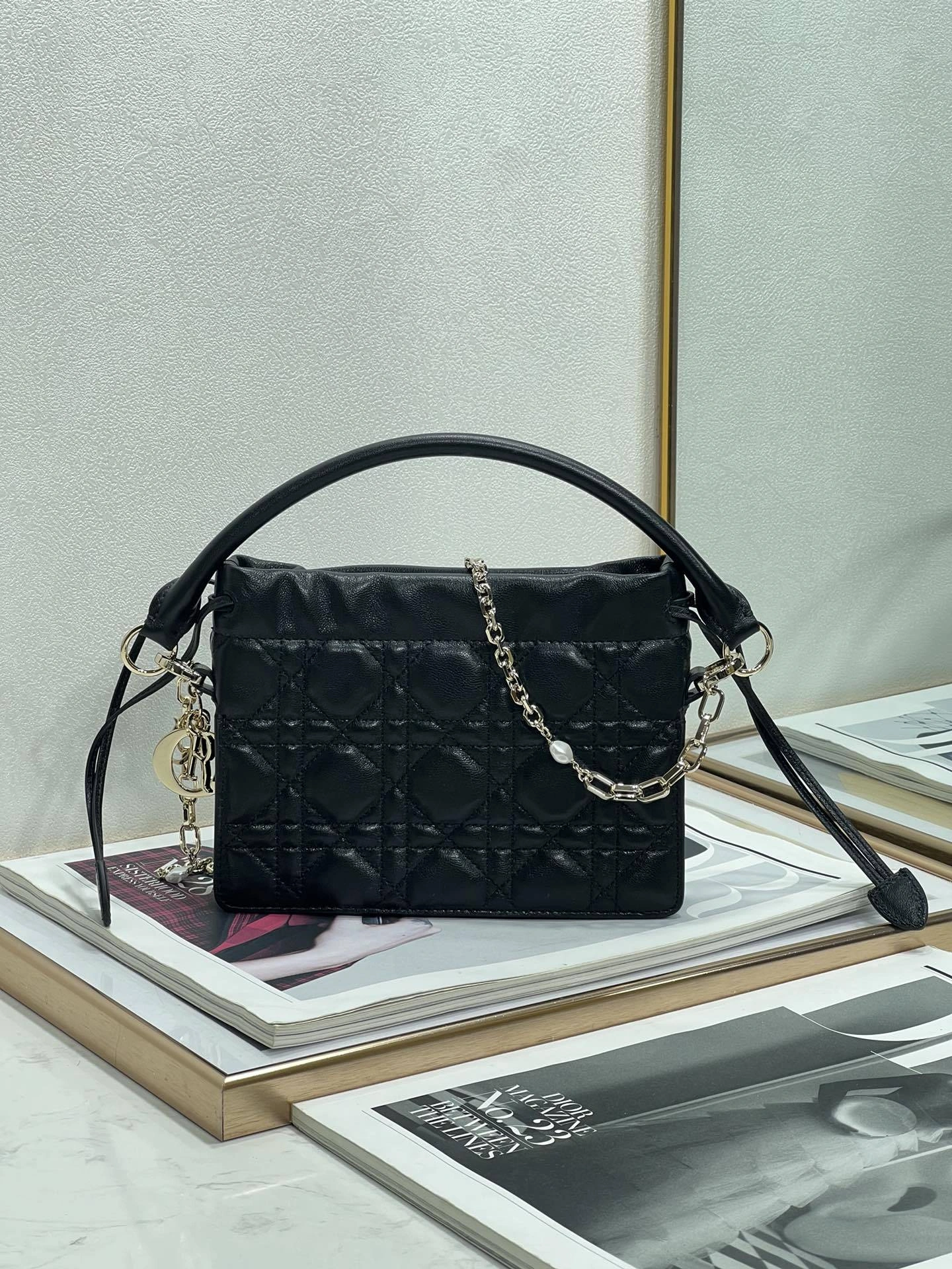 MOMO-- S0981ONMJ-M900 item：C-B063E3104R