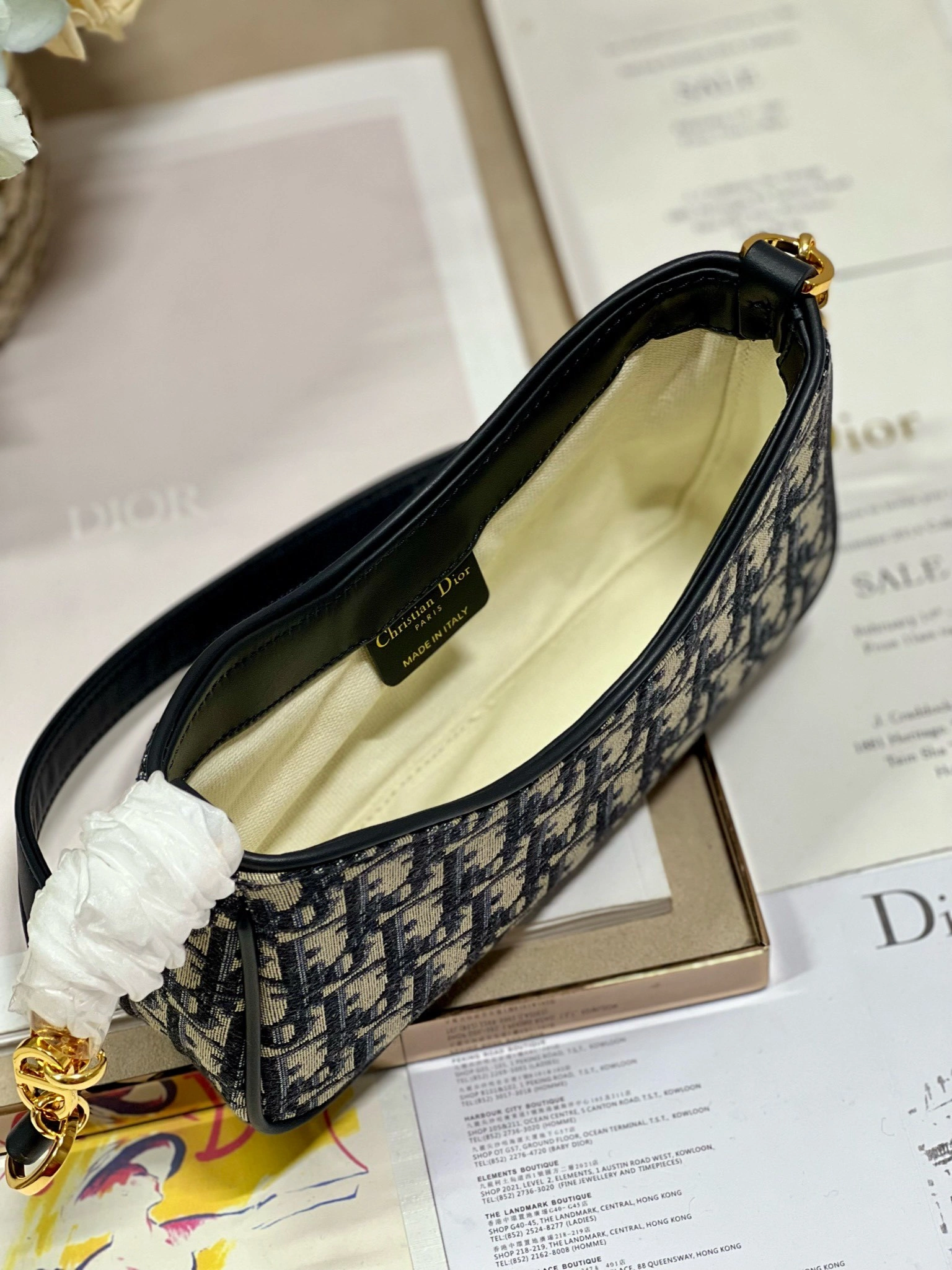 MOMO-- S2187UTZQ-M928 item：C-B397G2946R